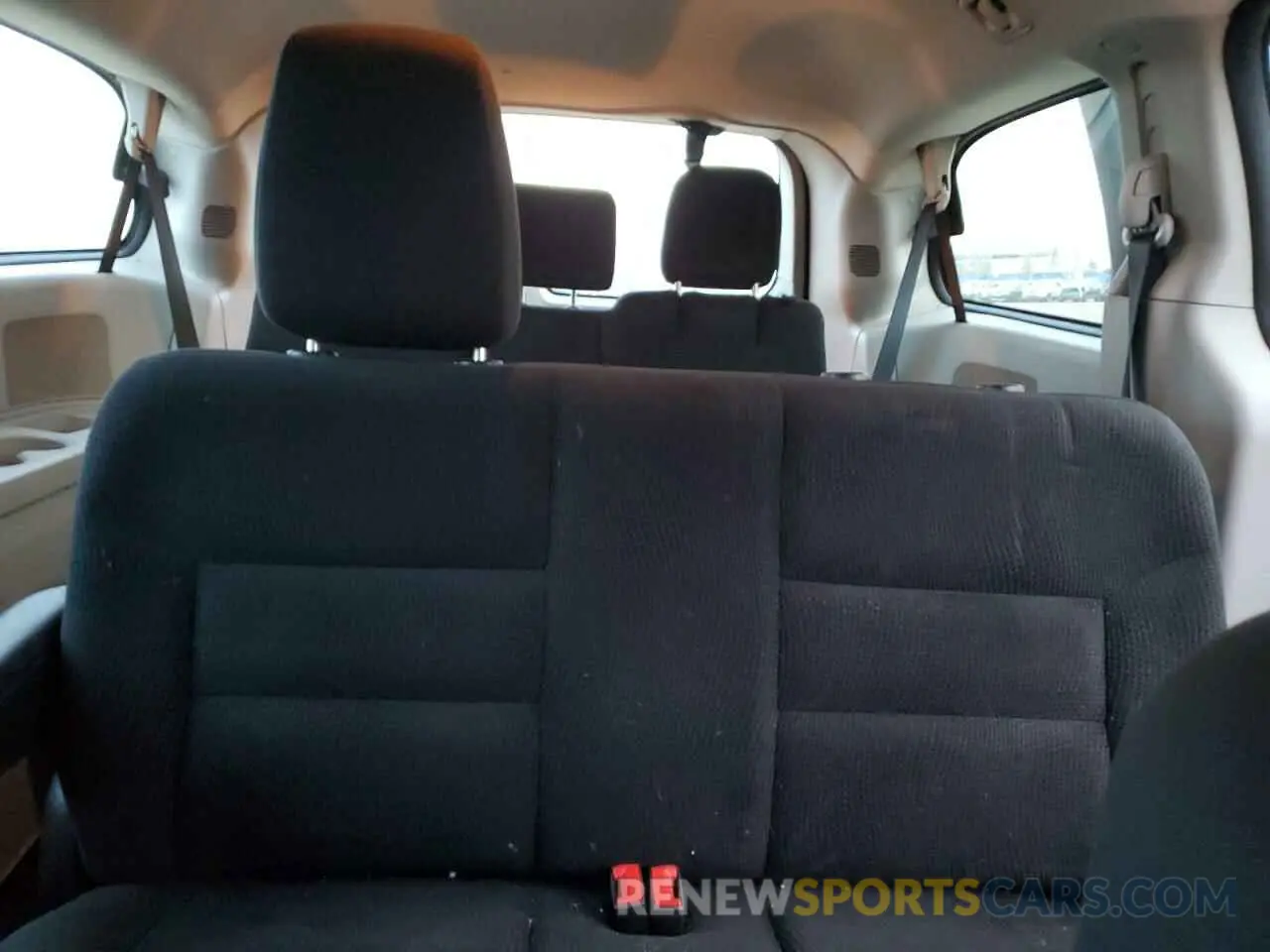 10 Photograph of a damaged car 2C4RDGBG7LR185012 DODGE CARAVAN 2020