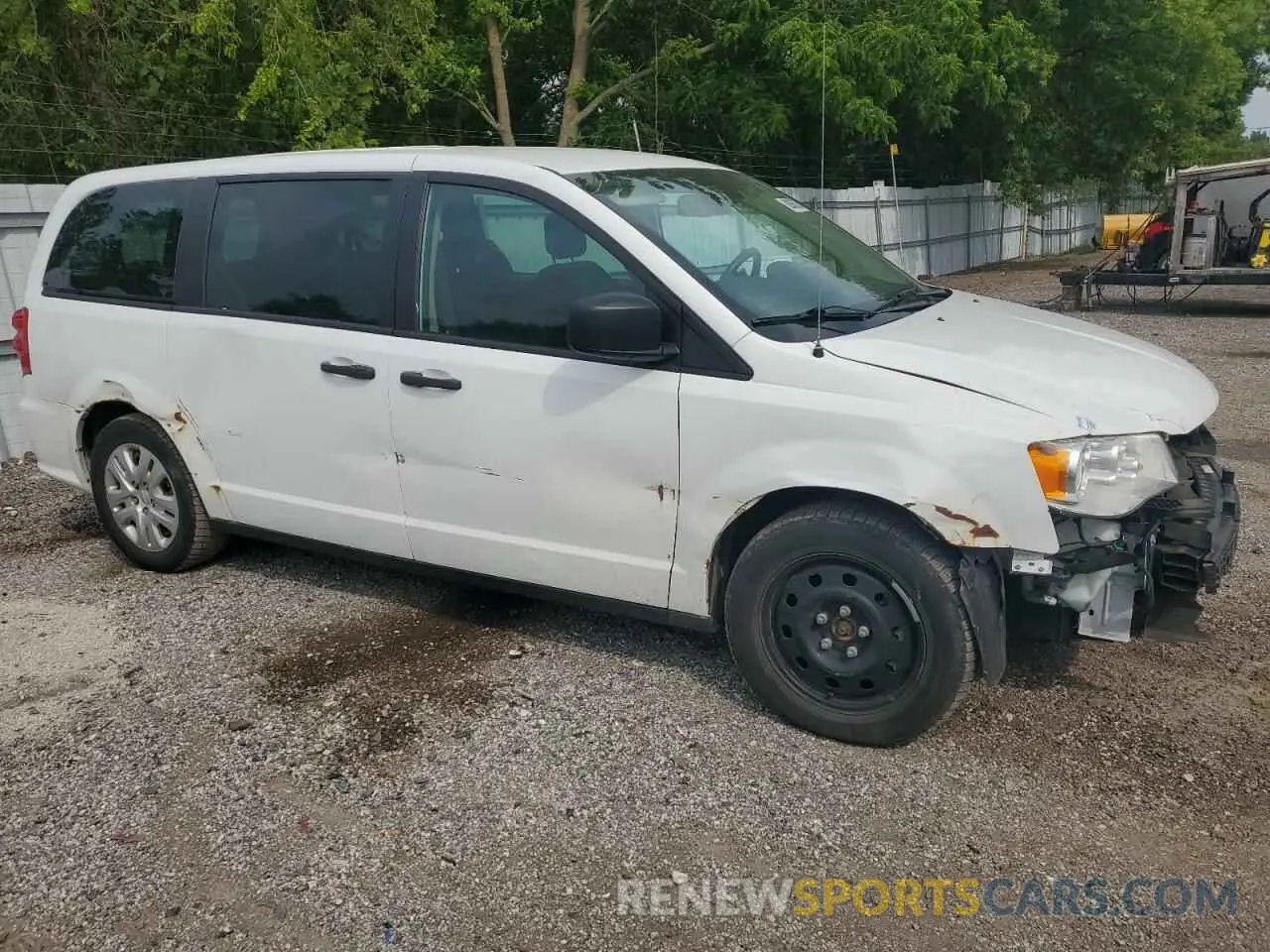 4 Photograph of a damaged car 2C4RDGBG8LR202688 DODGE CARAVAN 2020