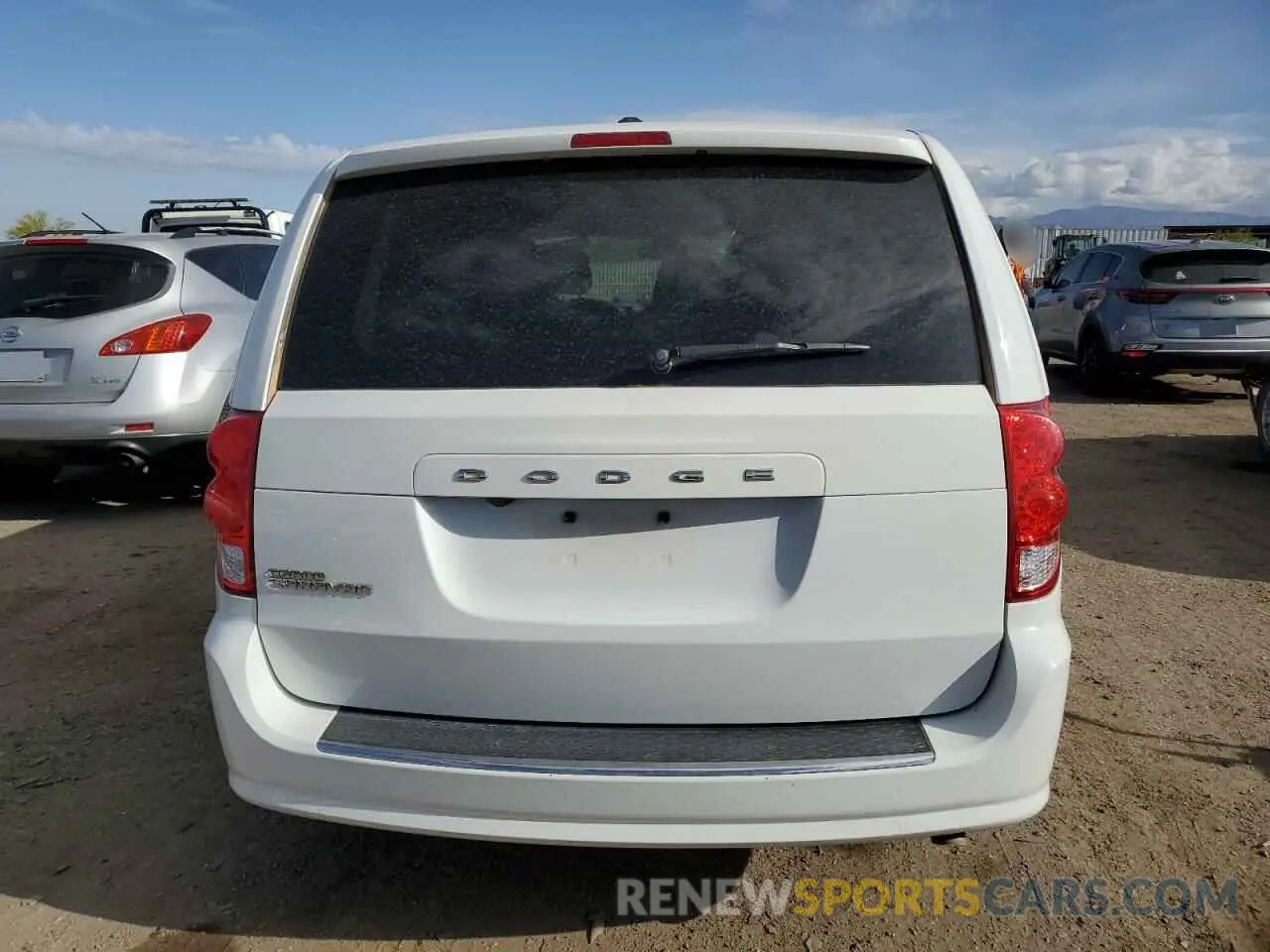 6 Photograph of a damaged car 2C4RDGBGXLR221811 DODGE CARAVAN 2020