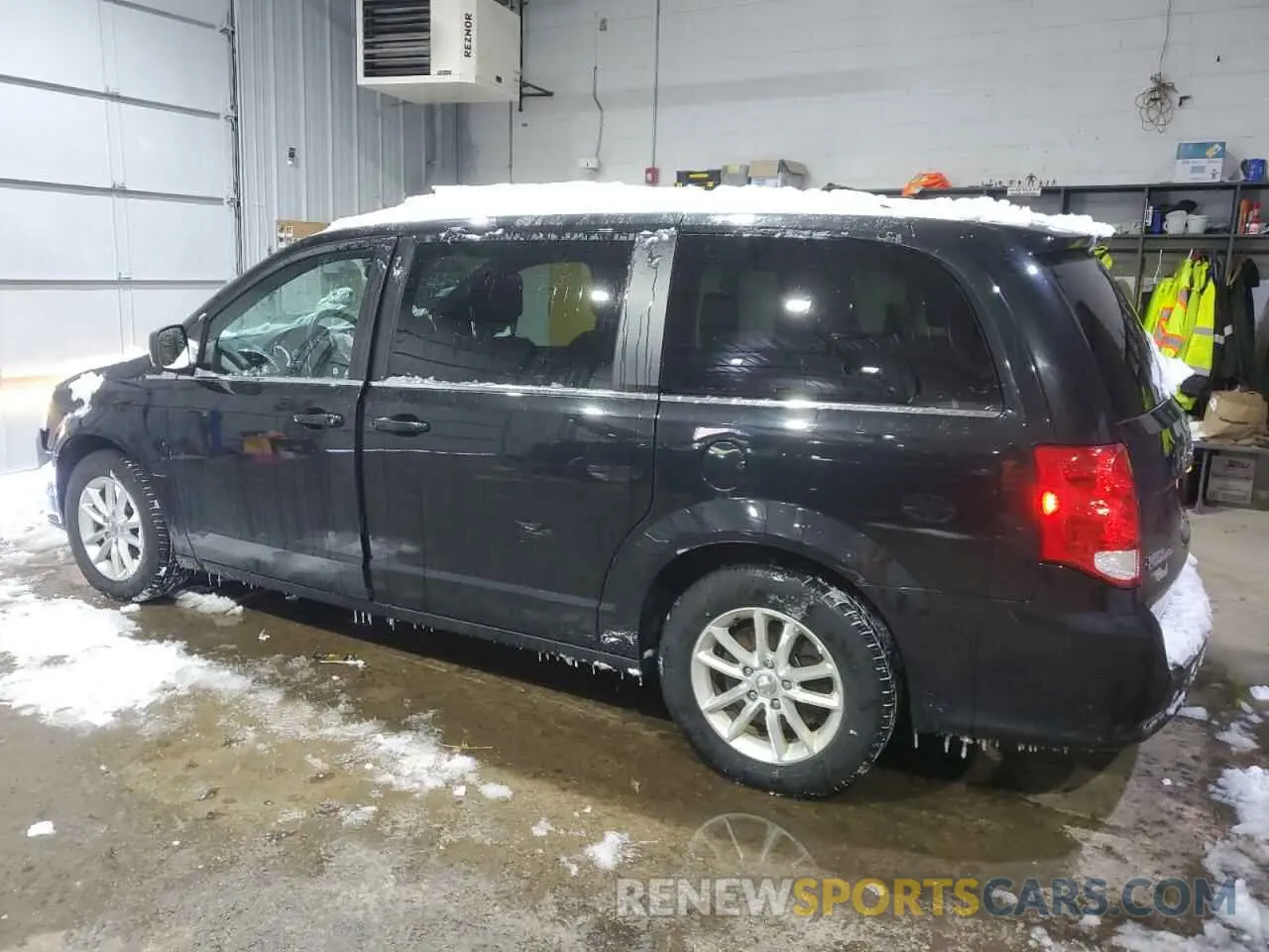 2 Photograph of a damaged car 2C4RDGCG0LR174447 DODGE CARAVAN 2020