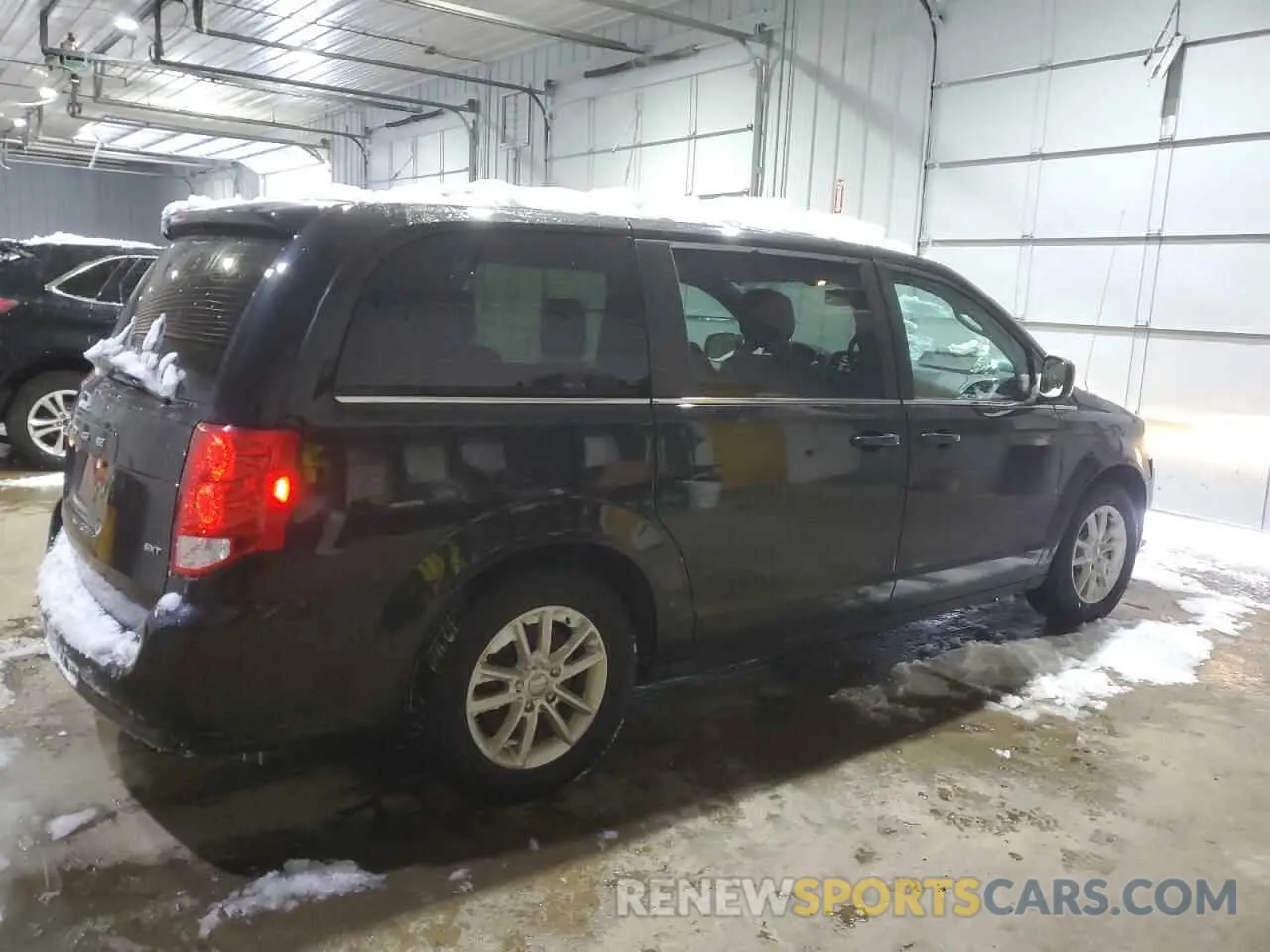 3 Photograph of a damaged car 2C4RDGCG0LR174447 DODGE CARAVAN 2020