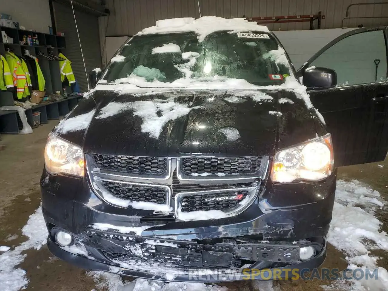 5 Photograph of a damaged car 2C4RDGCG0LR174447 DODGE CARAVAN 2020