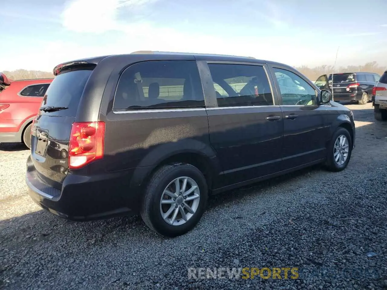 3 Photograph of a damaged car 2C4RDGCG2LR194361 DODGE CARAVAN 2020