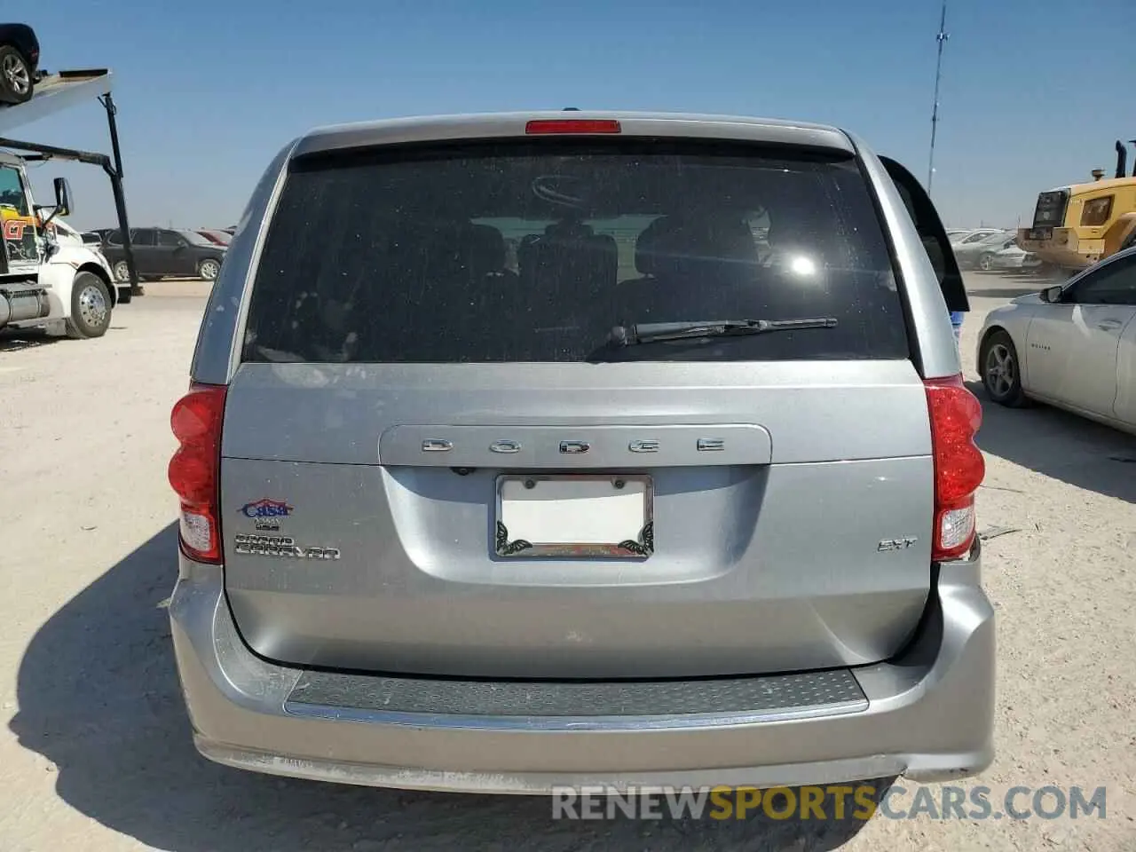 6 Photograph of a damaged car 2C4RDGCG3LR153561 DODGE CARAVAN 2020