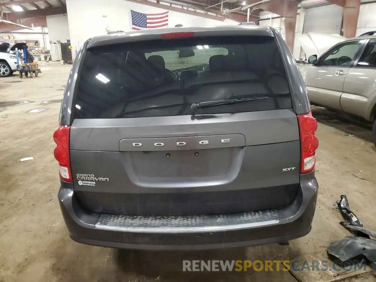 6 Photograph of a damaged car 2C4RDGCG3LR201530 DODGE CARAVAN 2020
