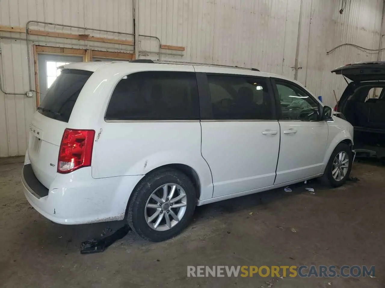 3 Photograph of a damaged car 2C4RDGCG4LR154086 DODGE CARAVAN 2020