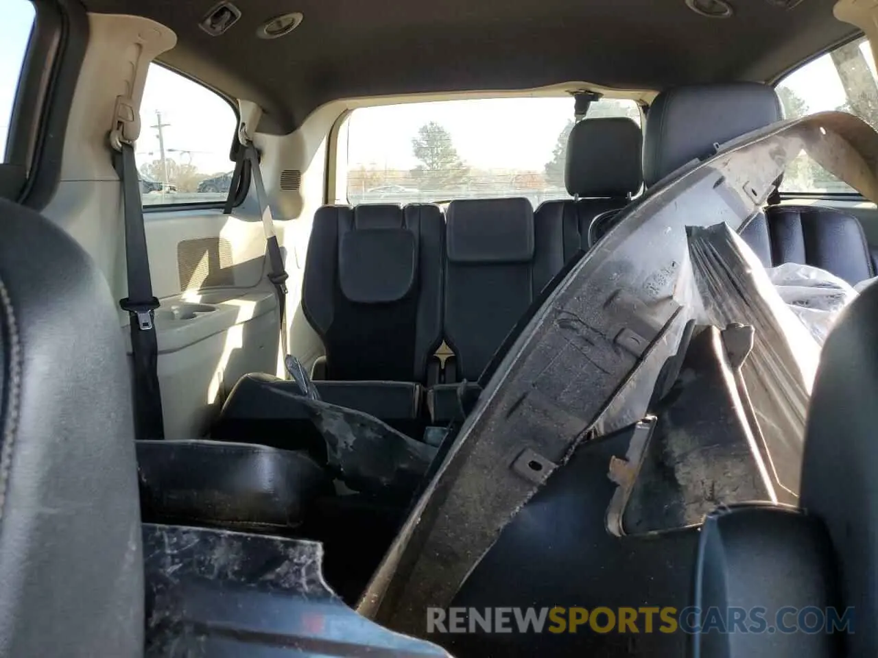 10 Photograph of a damaged car 2C4RDGCG5LR201433 DODGE CARAVAN 2020