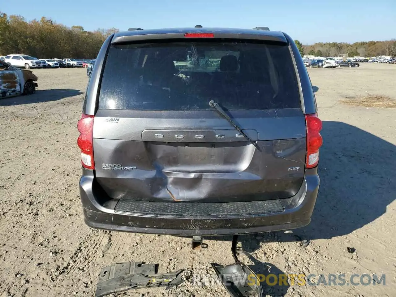 6 Photograph of a damaged car 2C4RDGCG5LR201433 DODGE CARAVAN 2020