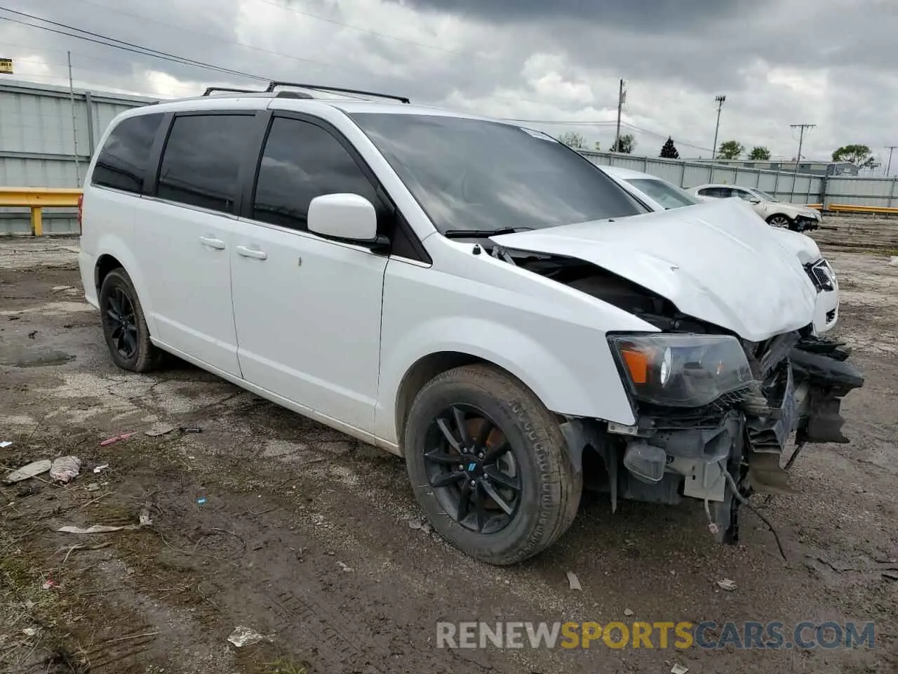 4 Photograph of a damaged car 2C4RDGCG5LR253161 DODGE CARAVAN 2020