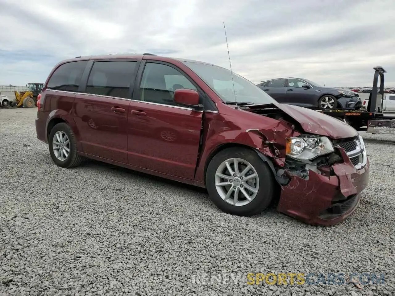 4 Photograph of a damaged car 2C4RDGCG6LR170354 DODGE CARAVAN 2020