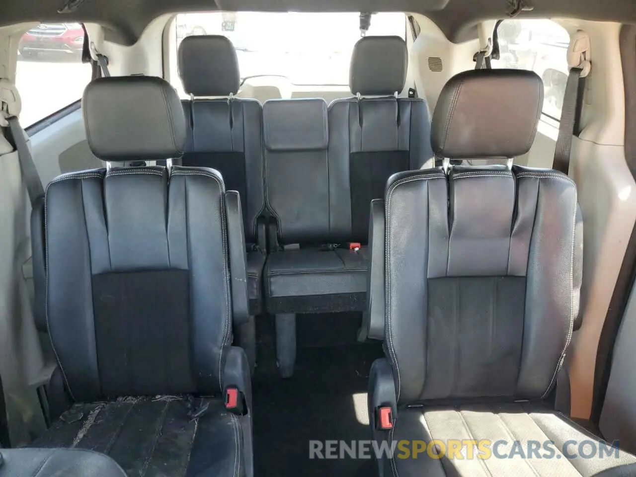 10 Photograph of a damaged car 2C4RDGCG7LR179435 DODGE CARAVAN 2020