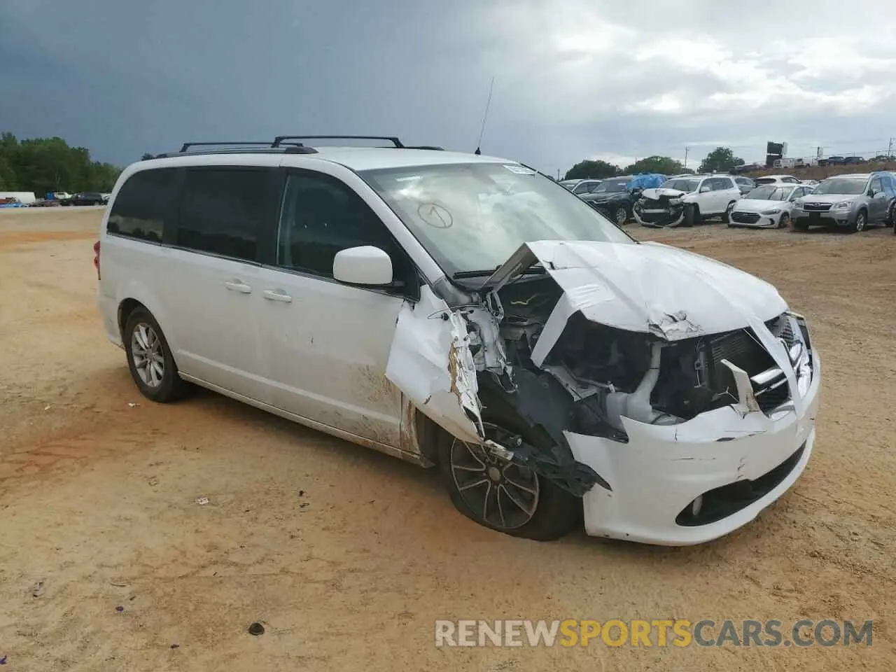 4 Photograph of a damaged car 2C4RDGCG8LR215150 DODGE CARAVAN 2020