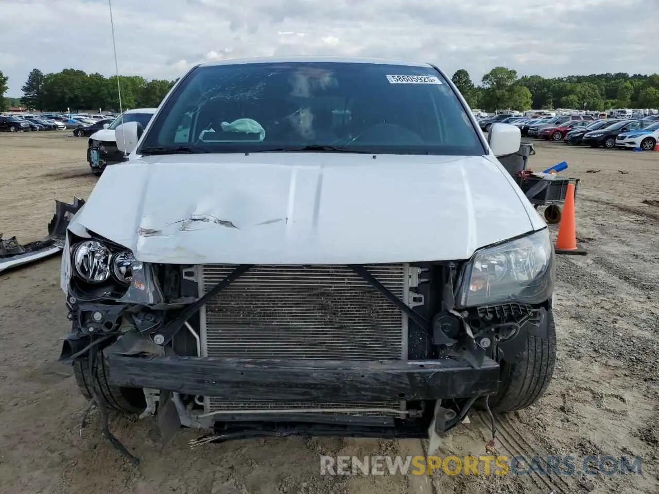 5 Photograph of a damaged car 2C4RDGEG1LR187799 DODGE CARAVAN 2020