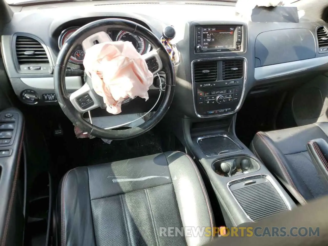 8 Photograph of a damaged car 2C4RDGEG1LR187799 DODGE CARAVAN 2020