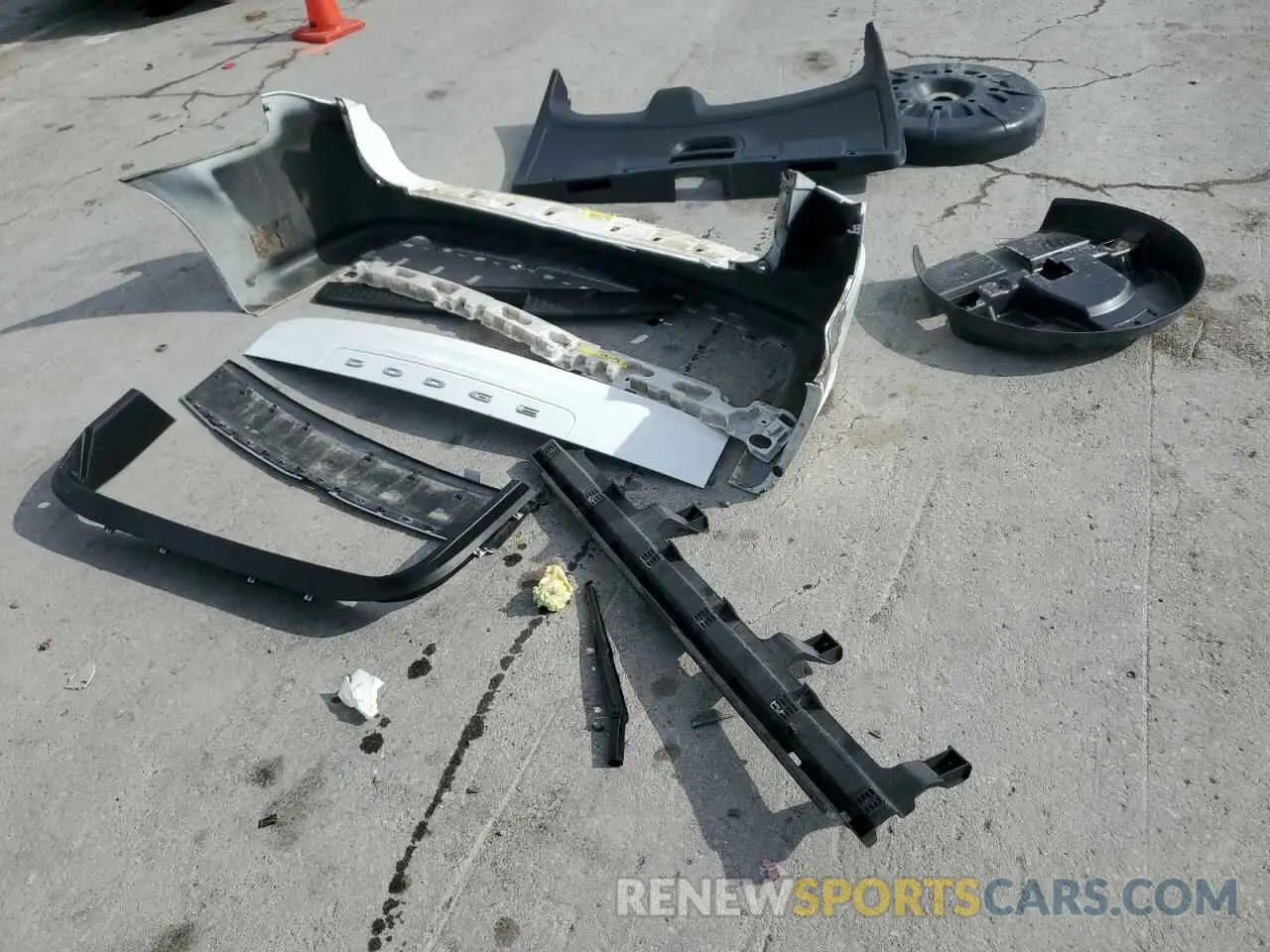 13 Photograph of a damaged car 2C4RDGEG4LR198957 DODGE CARAVAN 2020