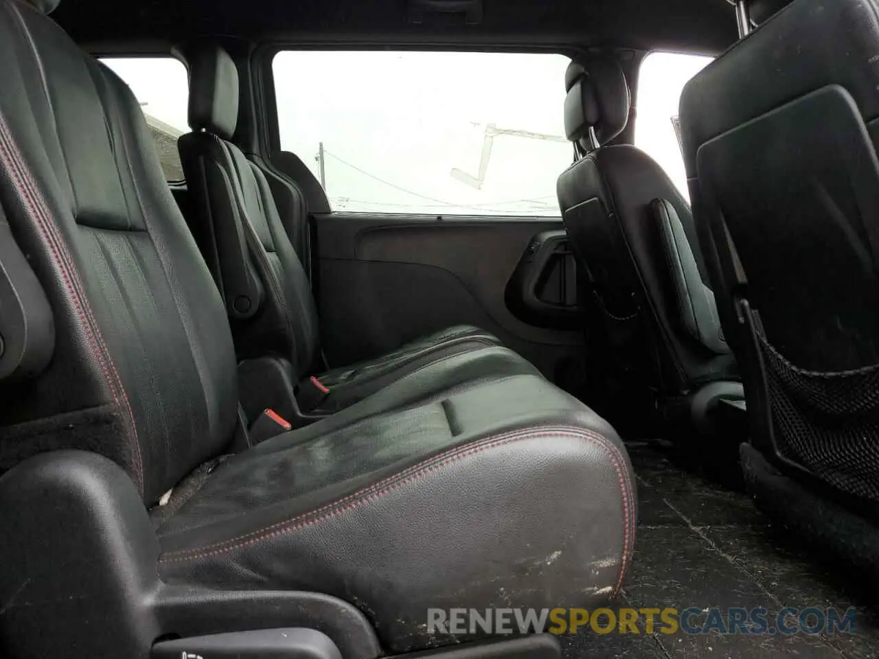 11 Photograph of a damaged car 2C4RDGEG5LR205852 DODGE CARAVAN 2020