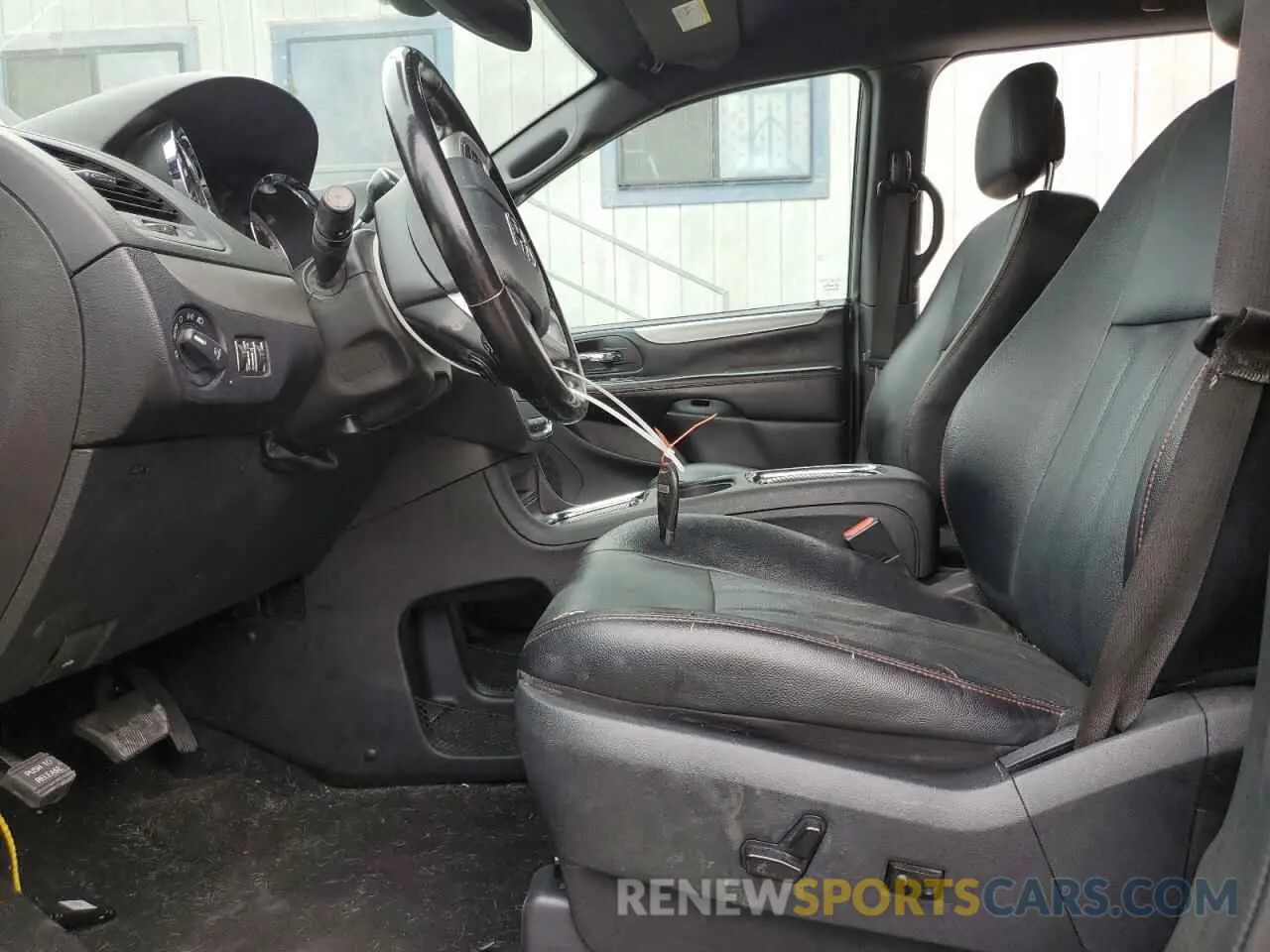 7 Photograph of a damaged car 2C4RDGEG5LR205852 DODGE CARAVAN 2020