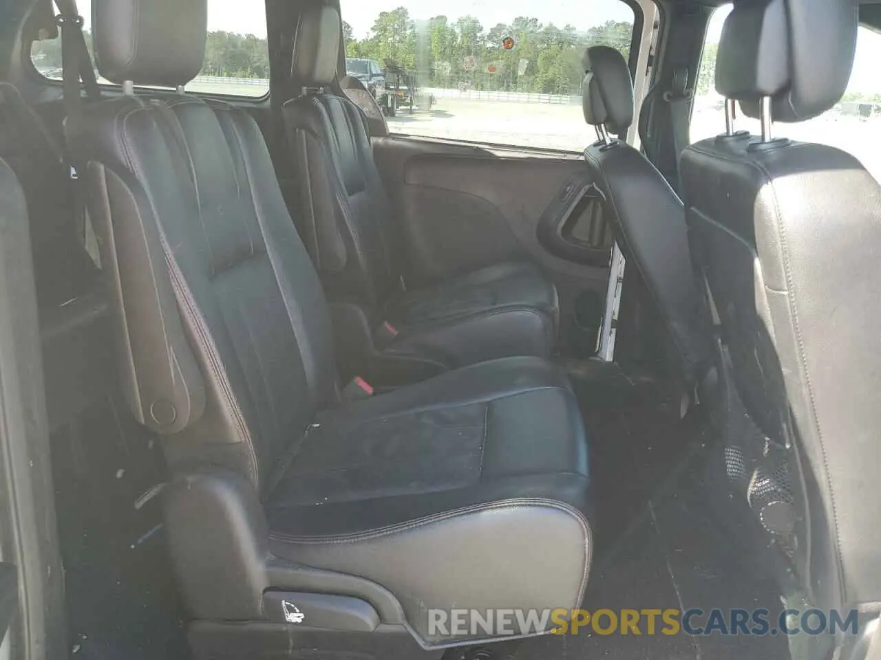 11 Photograph of a damaged car 2C4RDGEG6LR187832 DODGE CARAVAN 2020