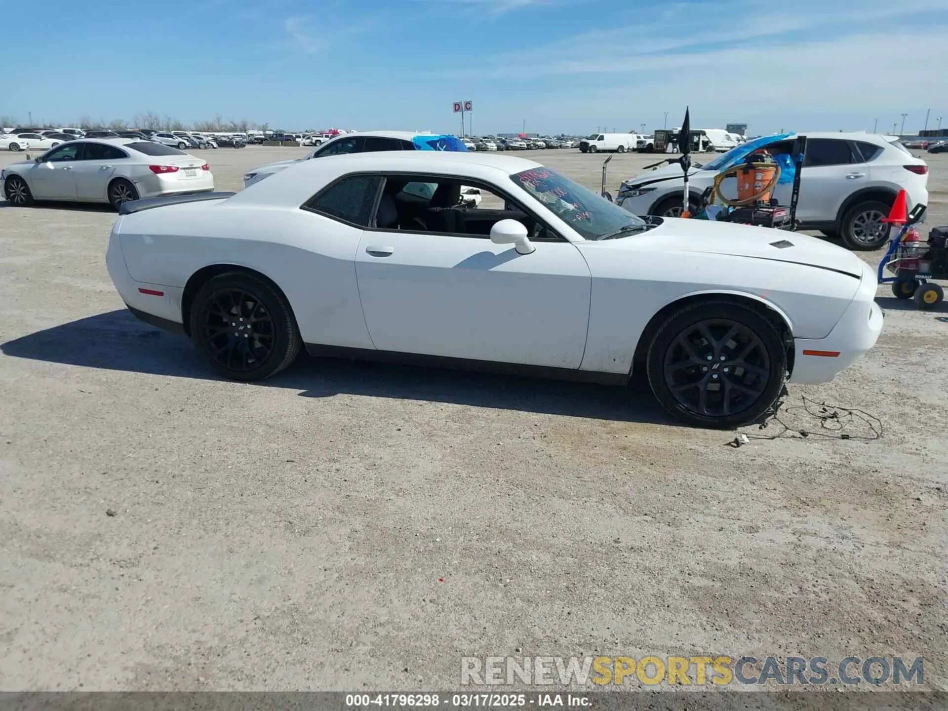 14 Photograph of a damaged car 2C3CDZAG0KH587336 DODGE CHALLENGER 2019