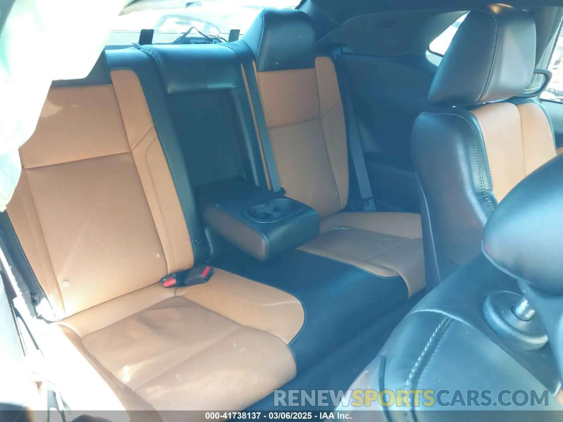8 Photograph of a damaged car 2C3CDZAG0KH663394 DODGE CHALLENGER 2019