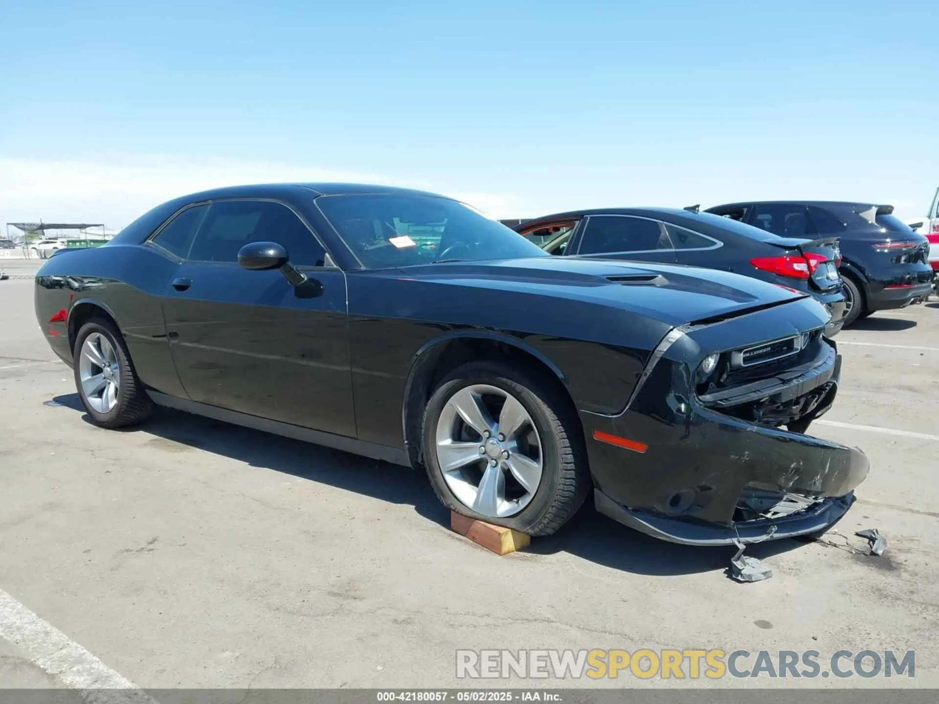 1 Photograph of a damaged car 2C3CDZAG1KH587281 DODGE CHALLENGER 2019