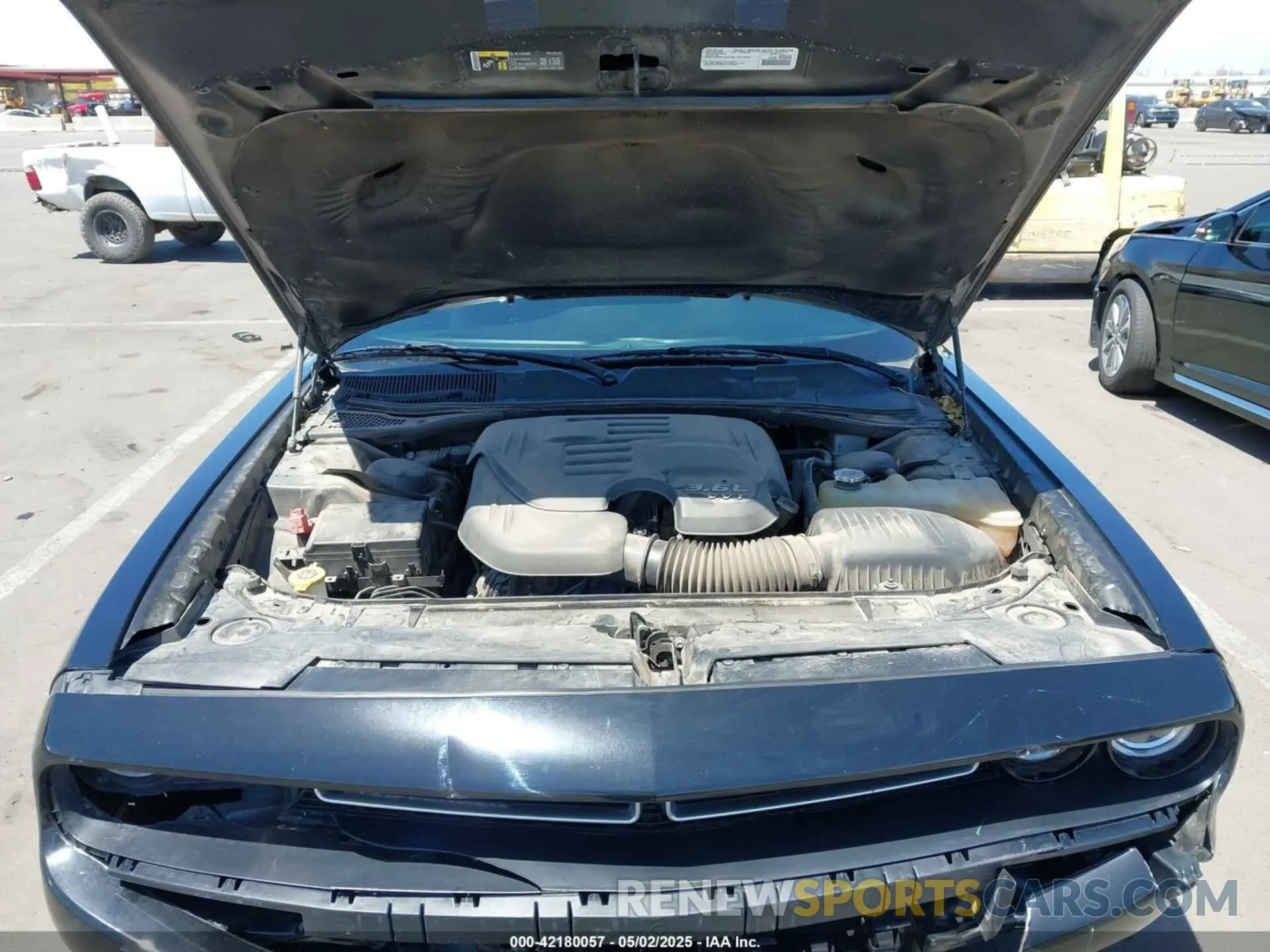 10 Photograph of a damaged car 2C3CDZAG1KH587281 DODGE CHALLENGER 2019