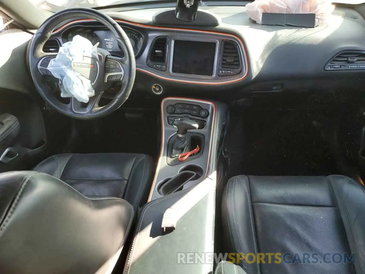8 Photograph of a damaged car 2C3CDZAG1KH640044 DODGE CHALLENGER 2019