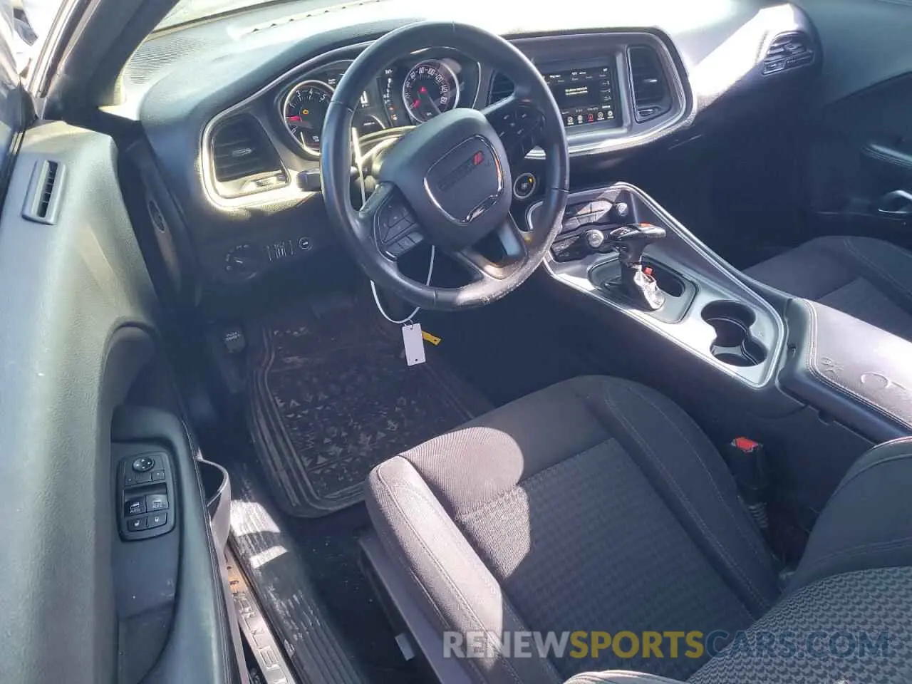 8 Photograph of a damaged car 2C3CDZAG1KH669284 DODGE CHALLENGER 2019
