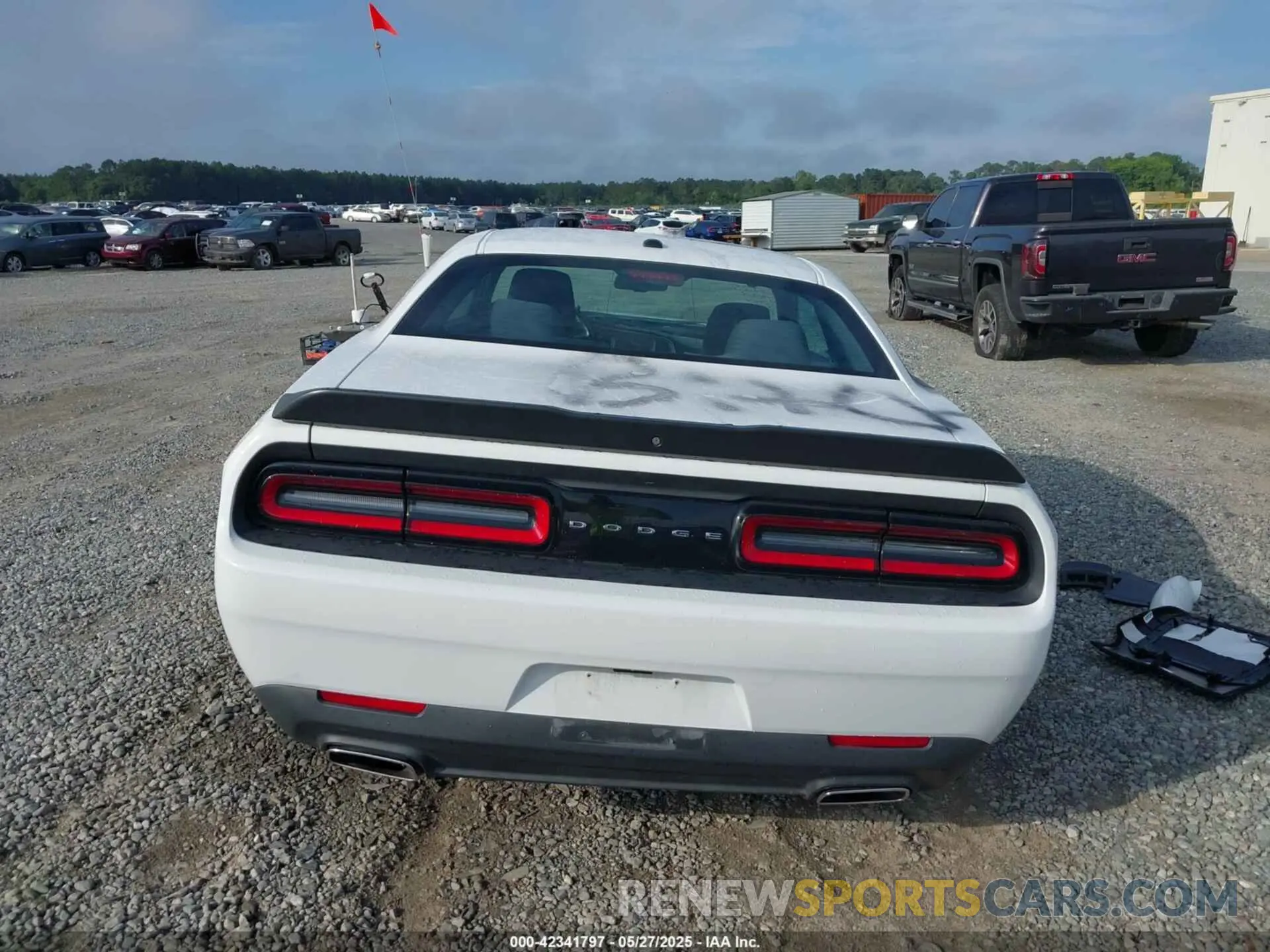 16 Photograph of a damaged car 2C3CDZAG1KH714708 DODGE CHALLENGER 2019