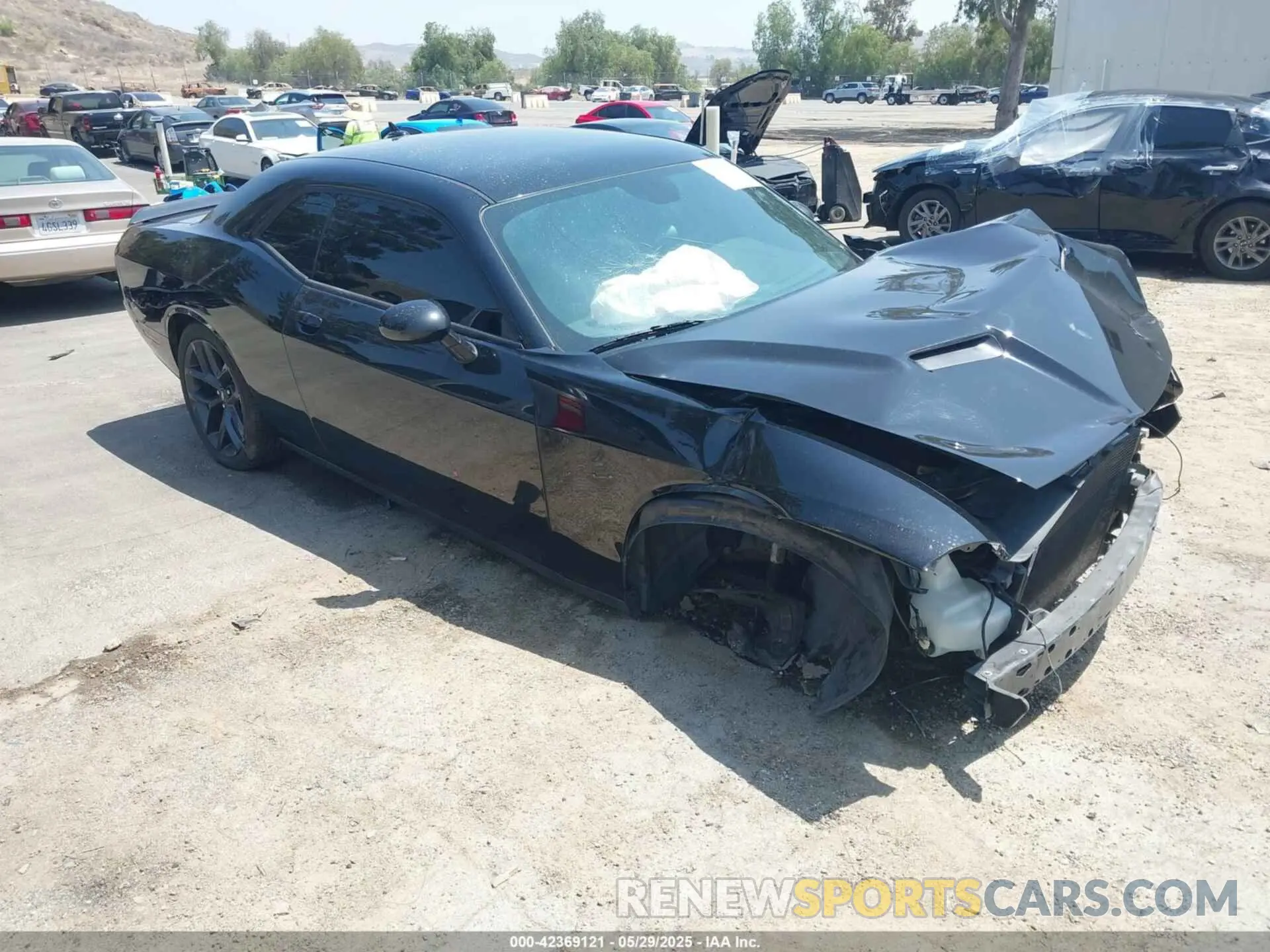 1 Photograph of a damaged car 2C3CDZAG2KH557383 DODGE CHALLENGER 2019