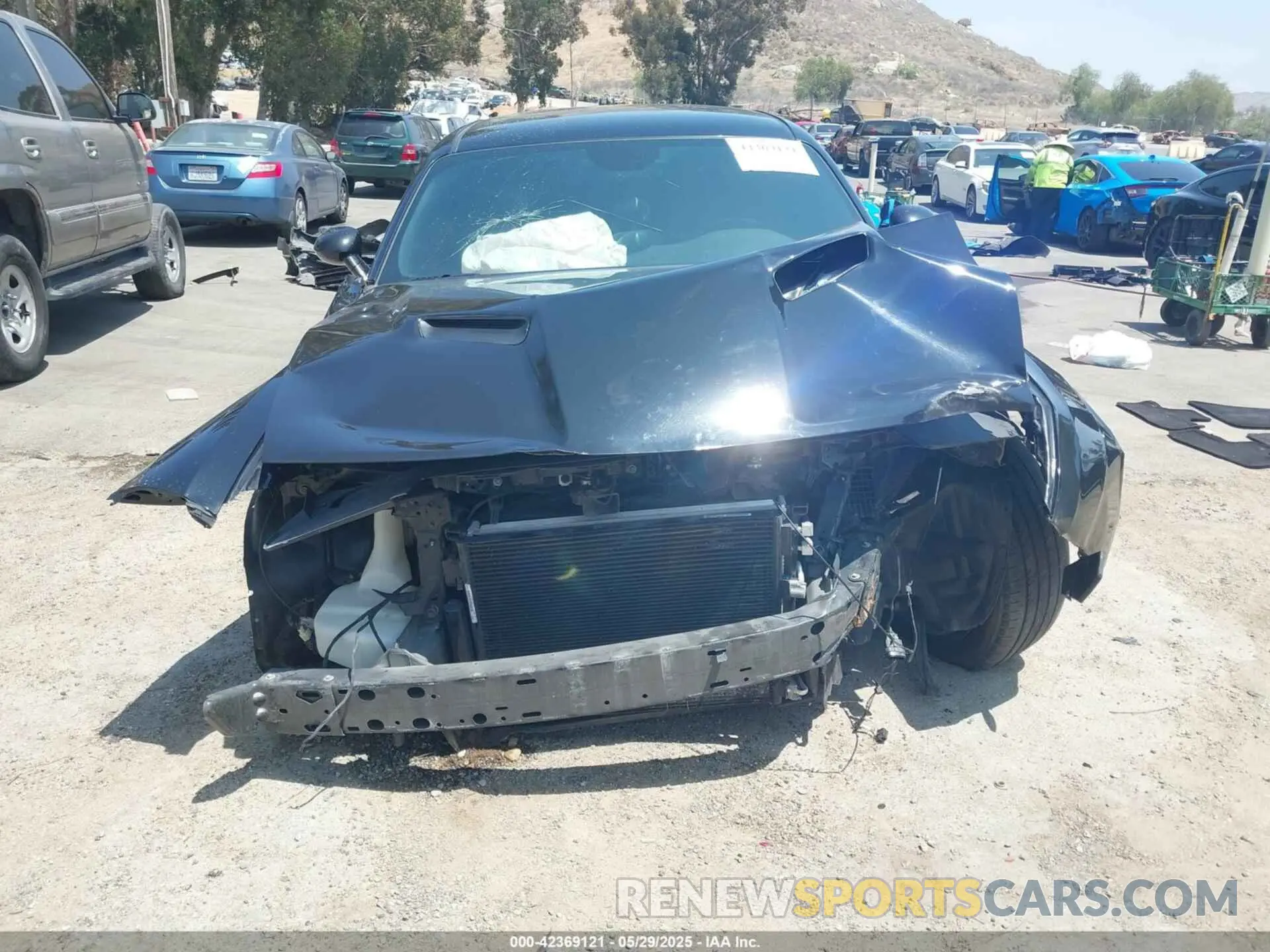 13 Photograph of a damaged car 2C3CDZAG2KH557383 DODGE CHALLENGER 2019