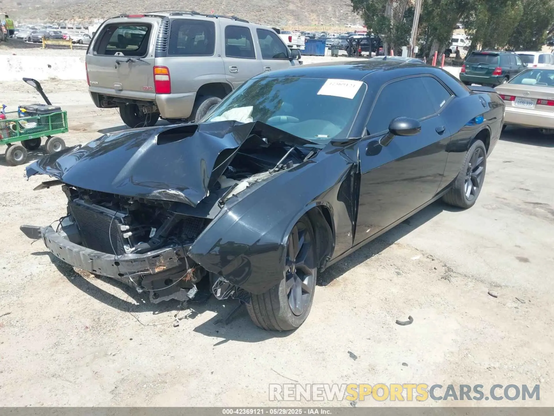 2 Photograph of a damaged car 2C3CDZAG2KH557383 DODGE CHALLENGER 2019