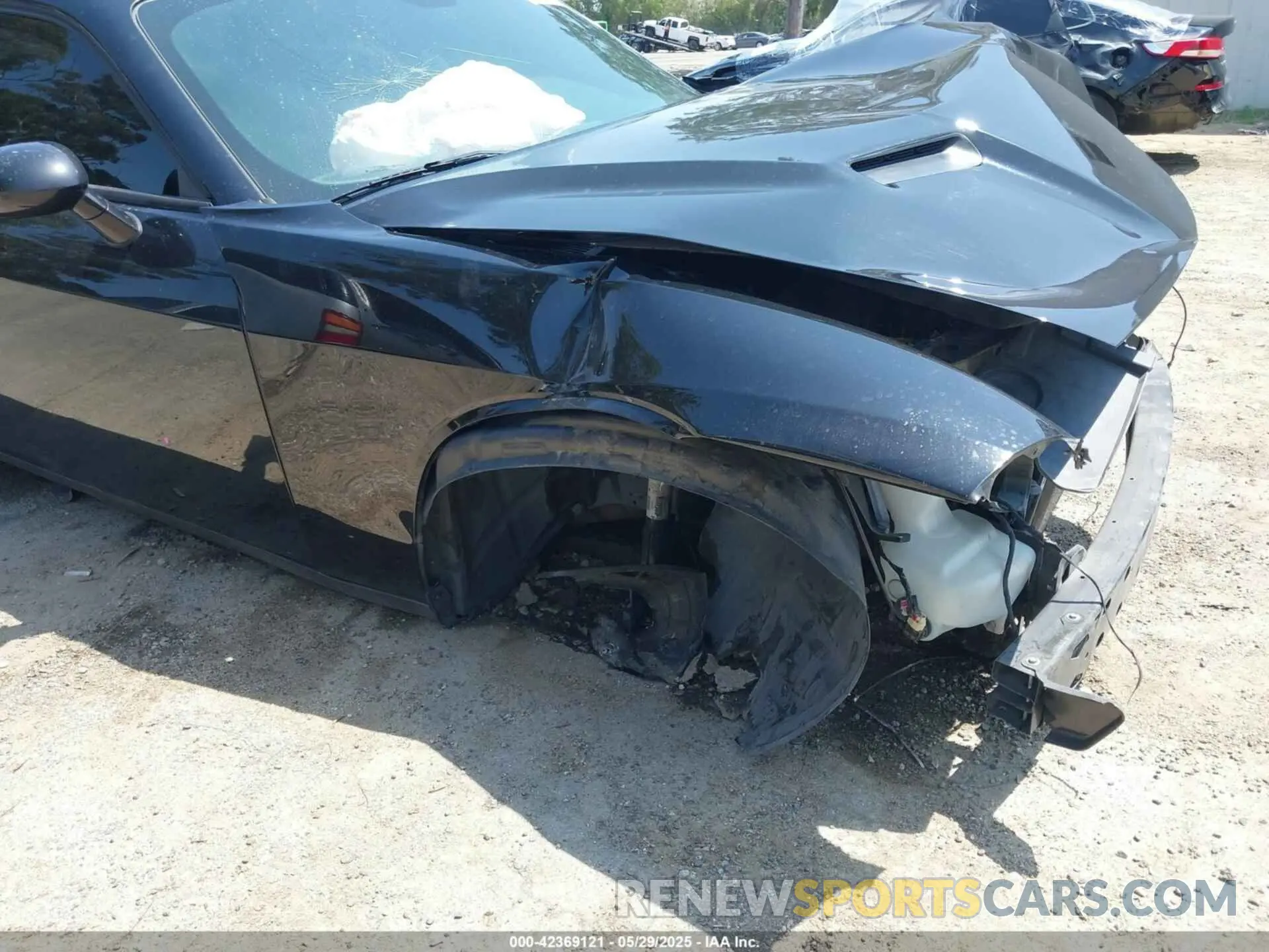 6 Photograph of a damaged car 2C3CDZAG2KH557383 DODGE CHALLENGER 2019