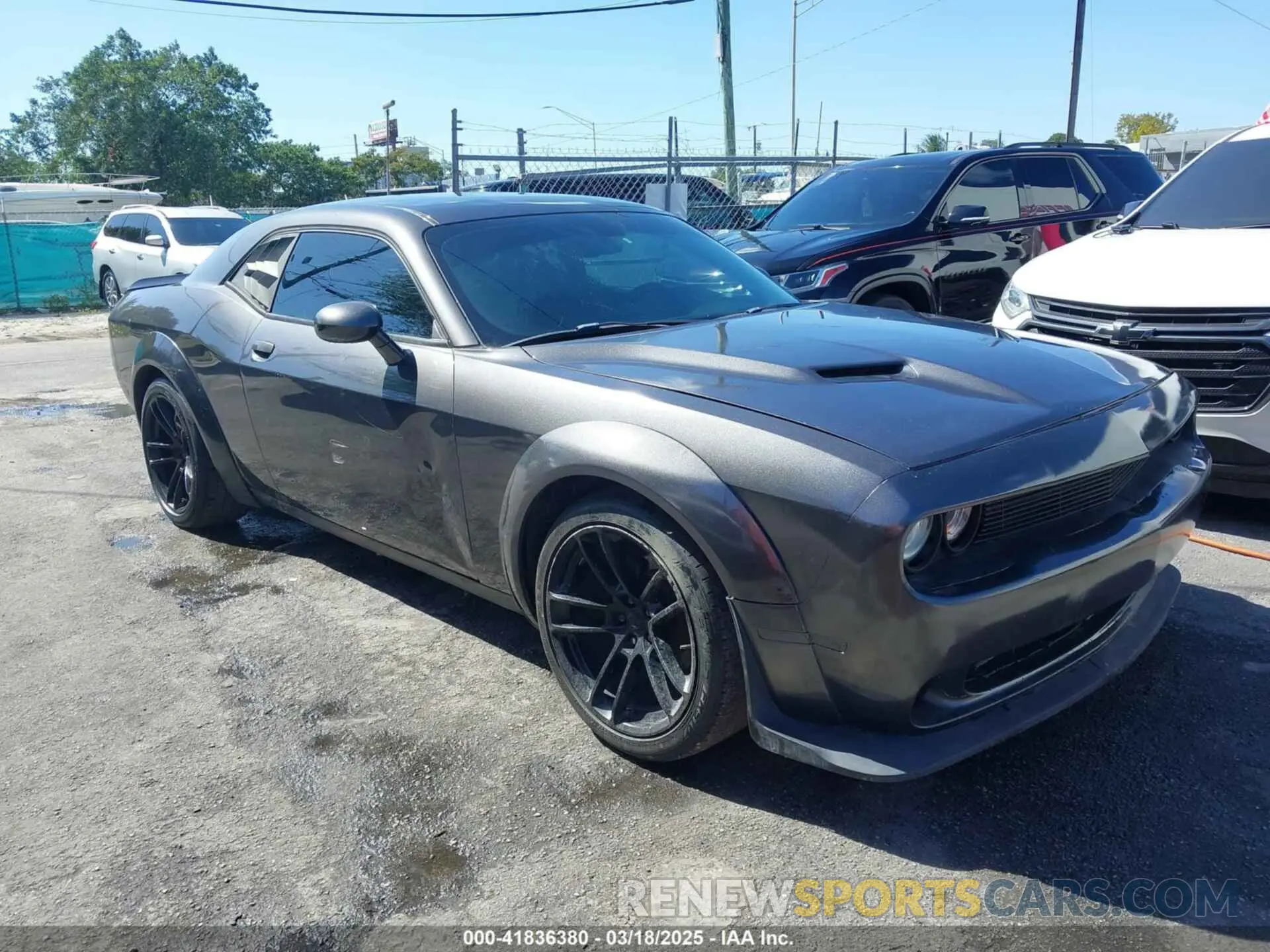1 Photograph of a damaged car 2C3CDZAG2KH735616 DODGE CHALLENGER 2019