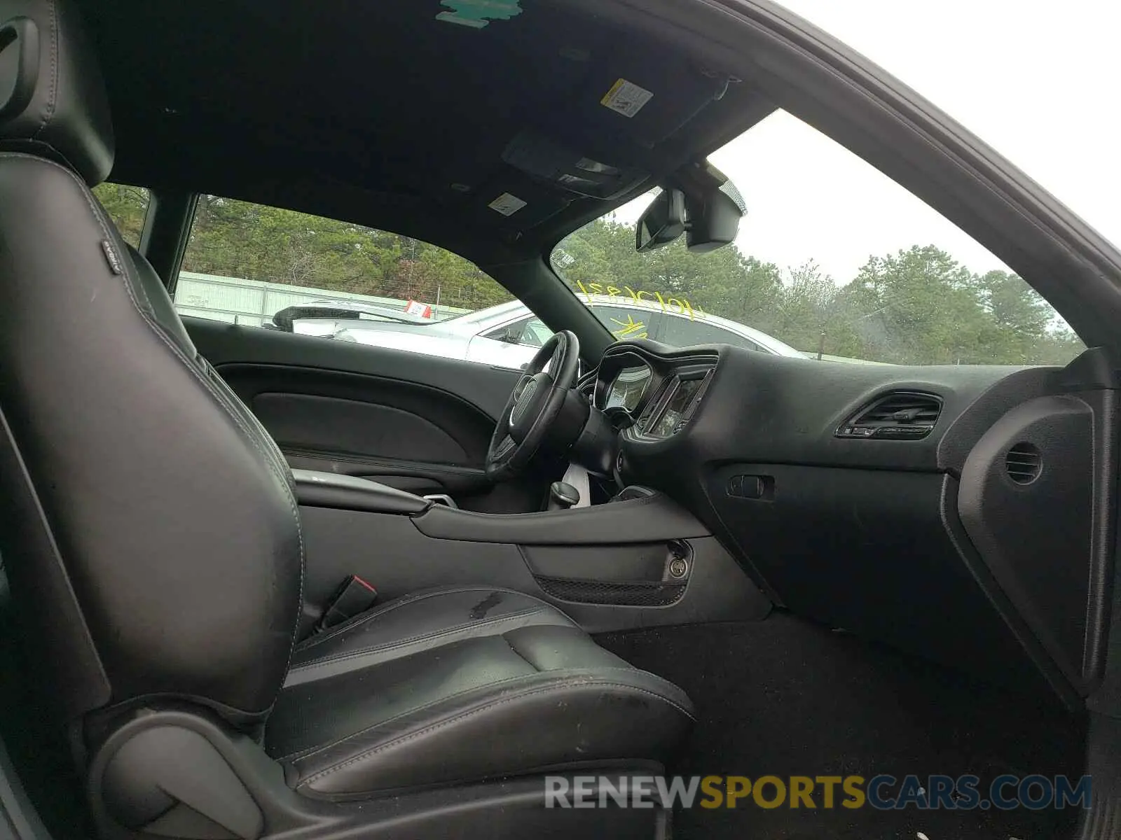 5 Photograph of a damaged car 2C3CDZAG2KH751170 DODGE CHALLENGER 2019