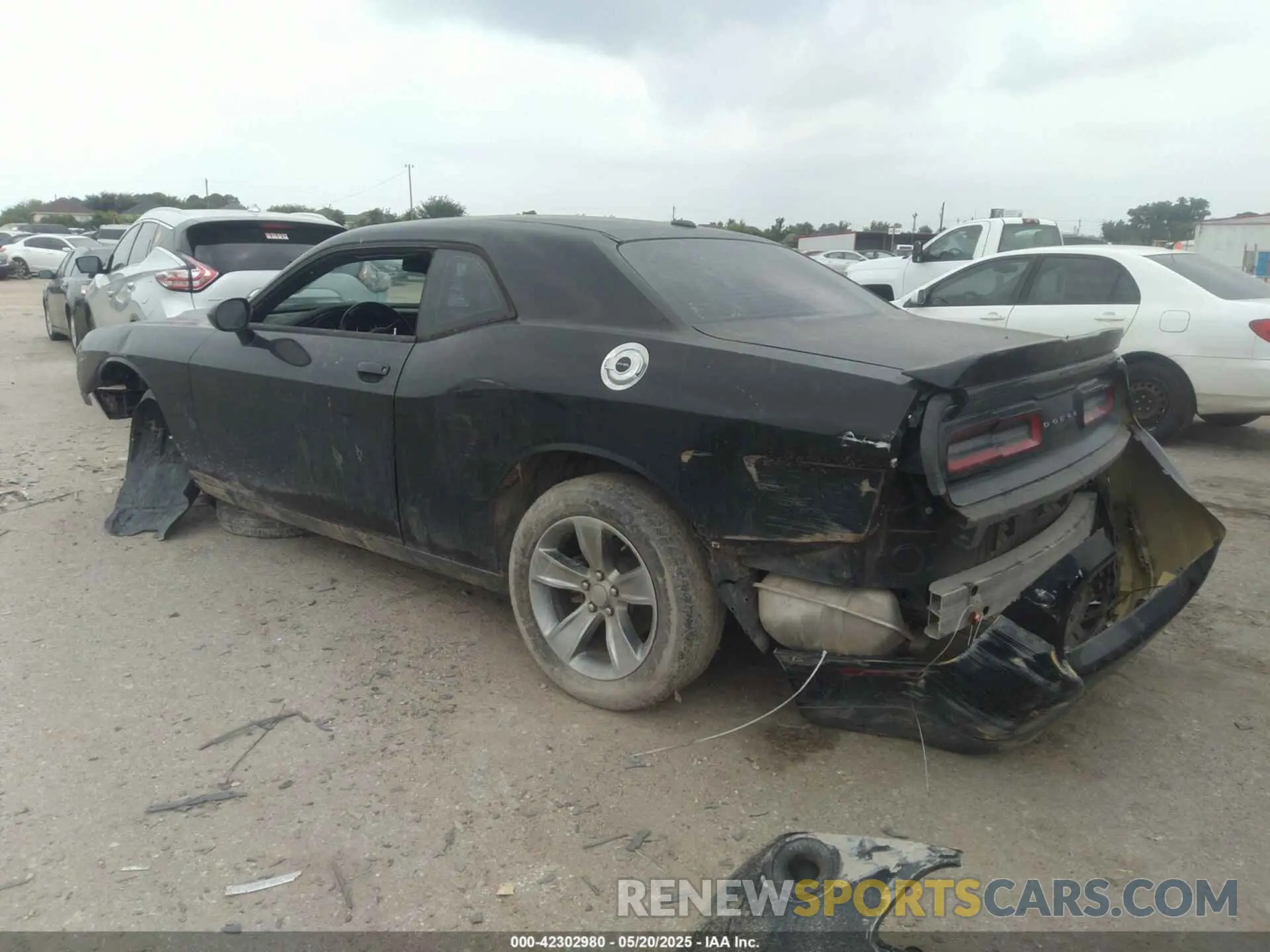 3 Photograph of a damaged car 2C3CDZAG3KH616263 DODGE CHALLENGER 2019