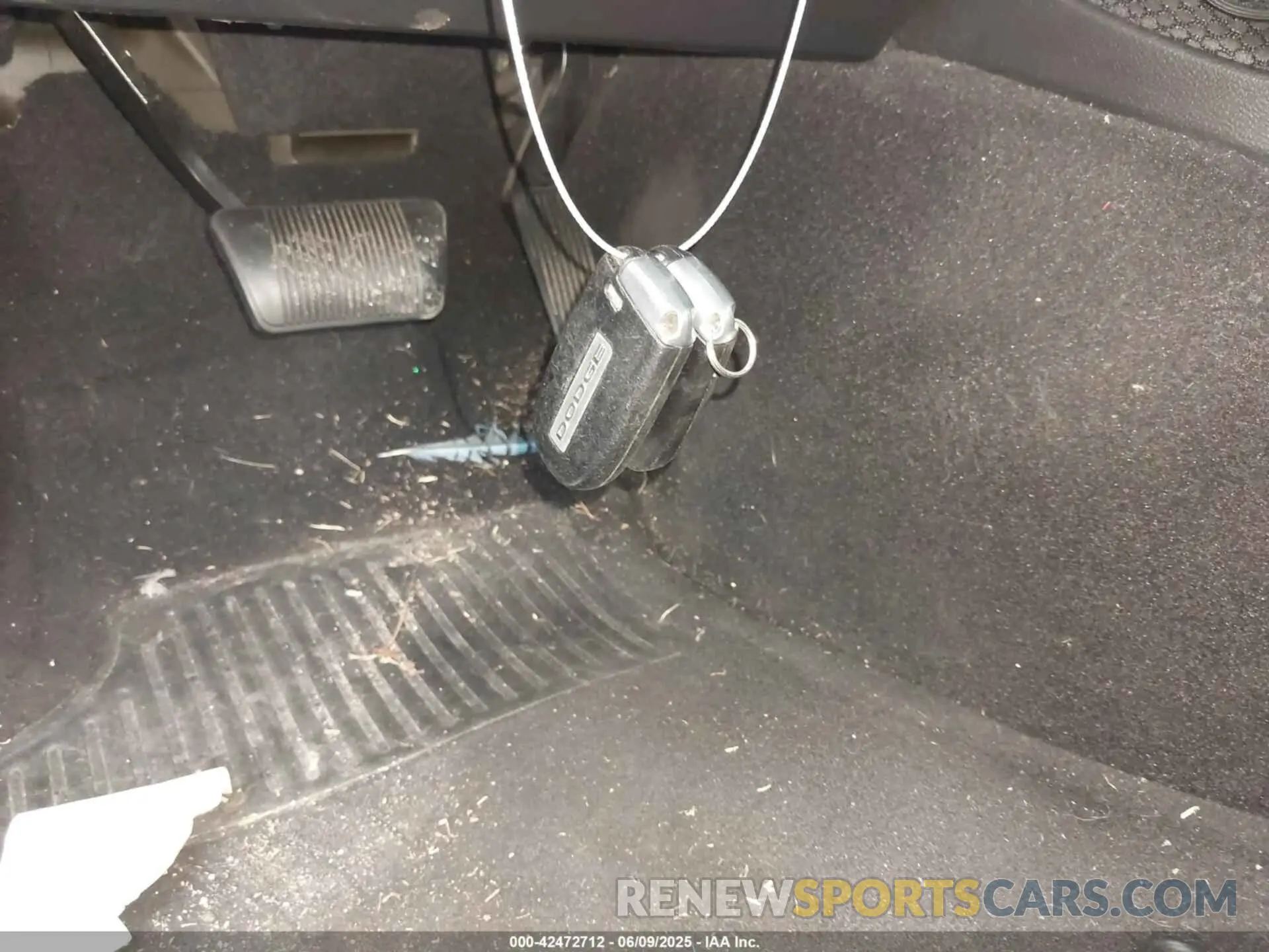 11 Photograph of a damaged car 2C3CDZAG3KH632849 DODGE CHALLENGER 2019