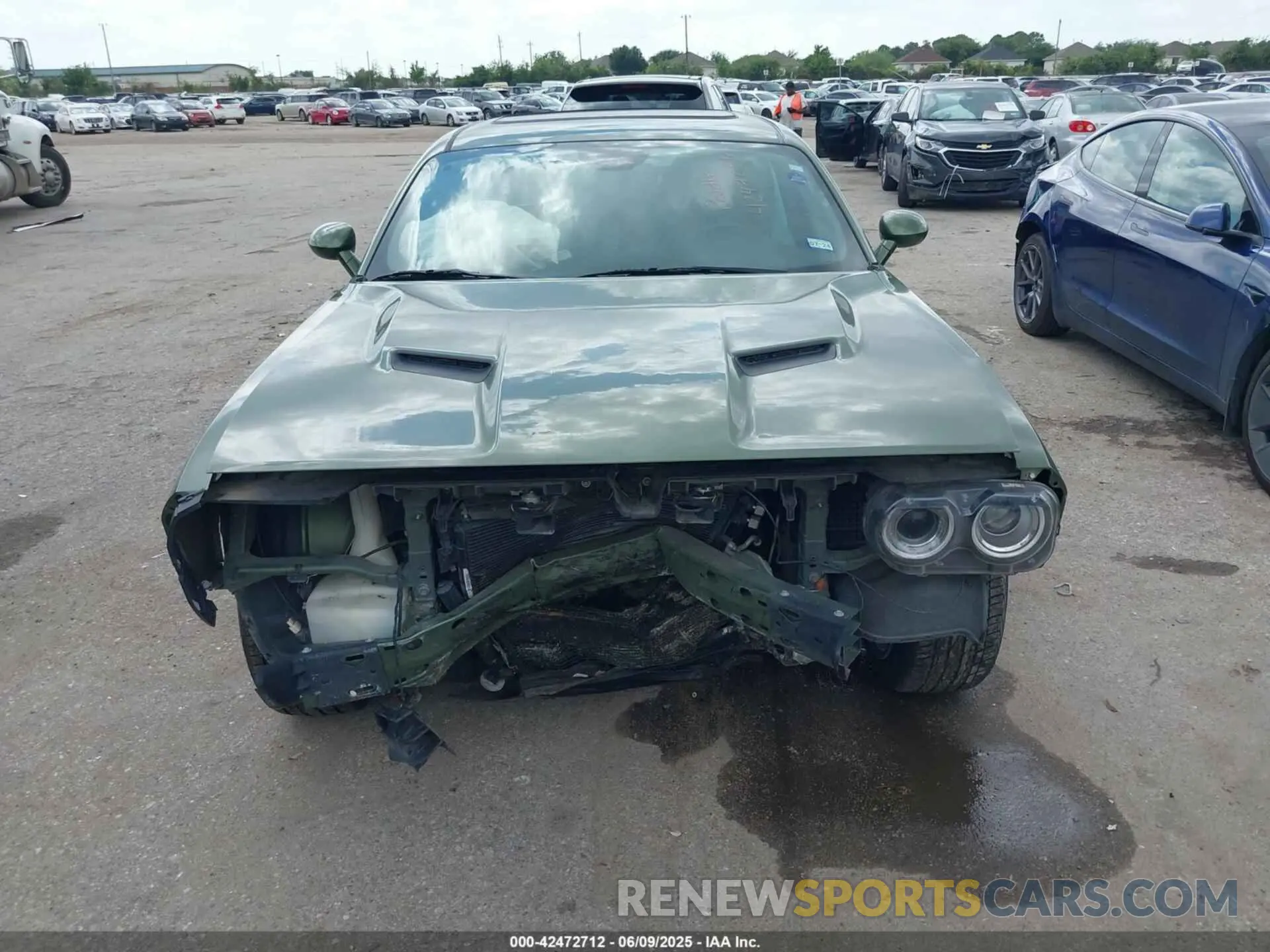 13 Photograph of a damaged car 2C3CDZAG3KH632849 DODGE CHALLENGER 2019