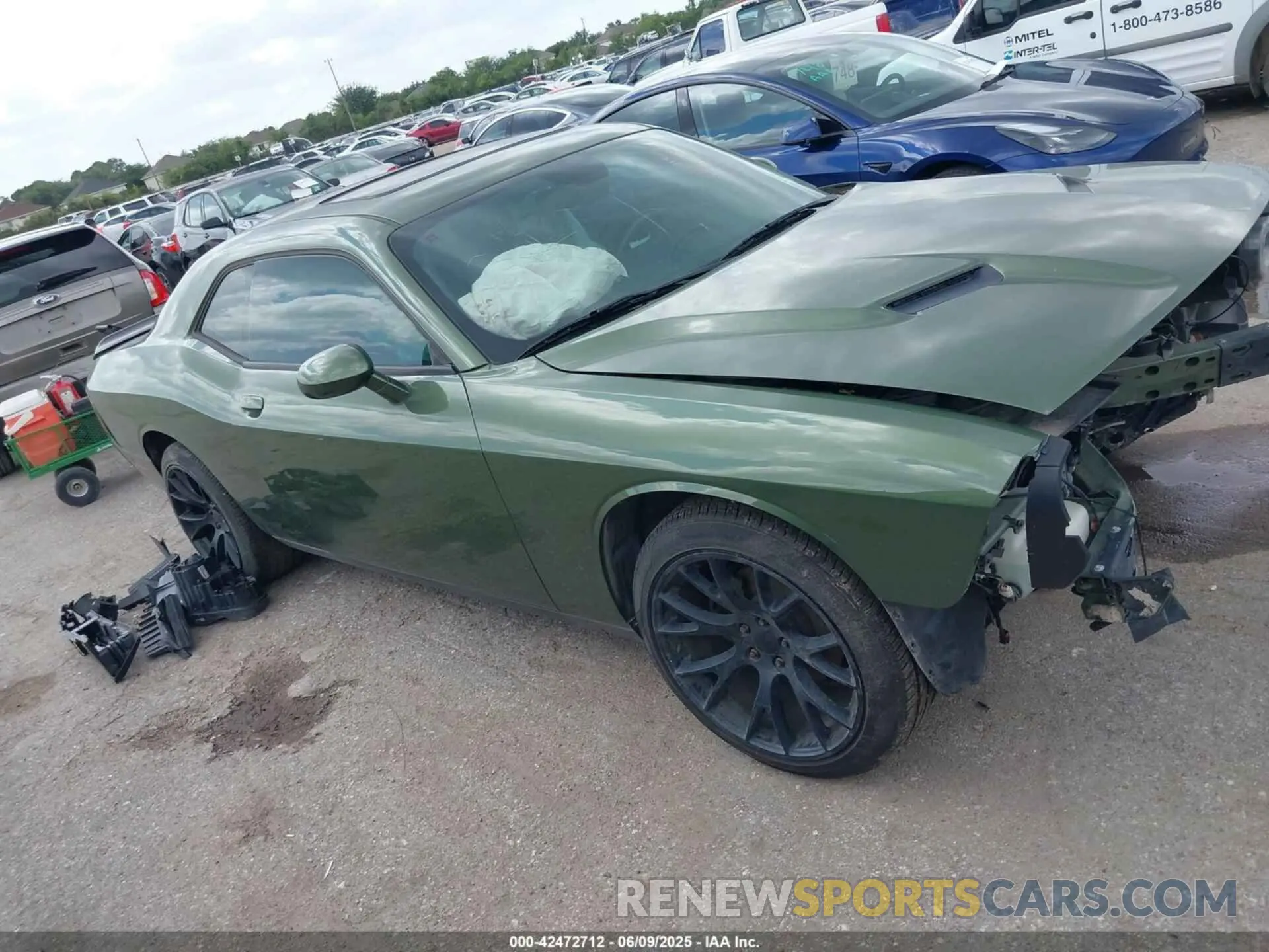 14 Photograph of a damaged car 2C3CDZAG3KH632849 DODGE CHALLENGER 2019