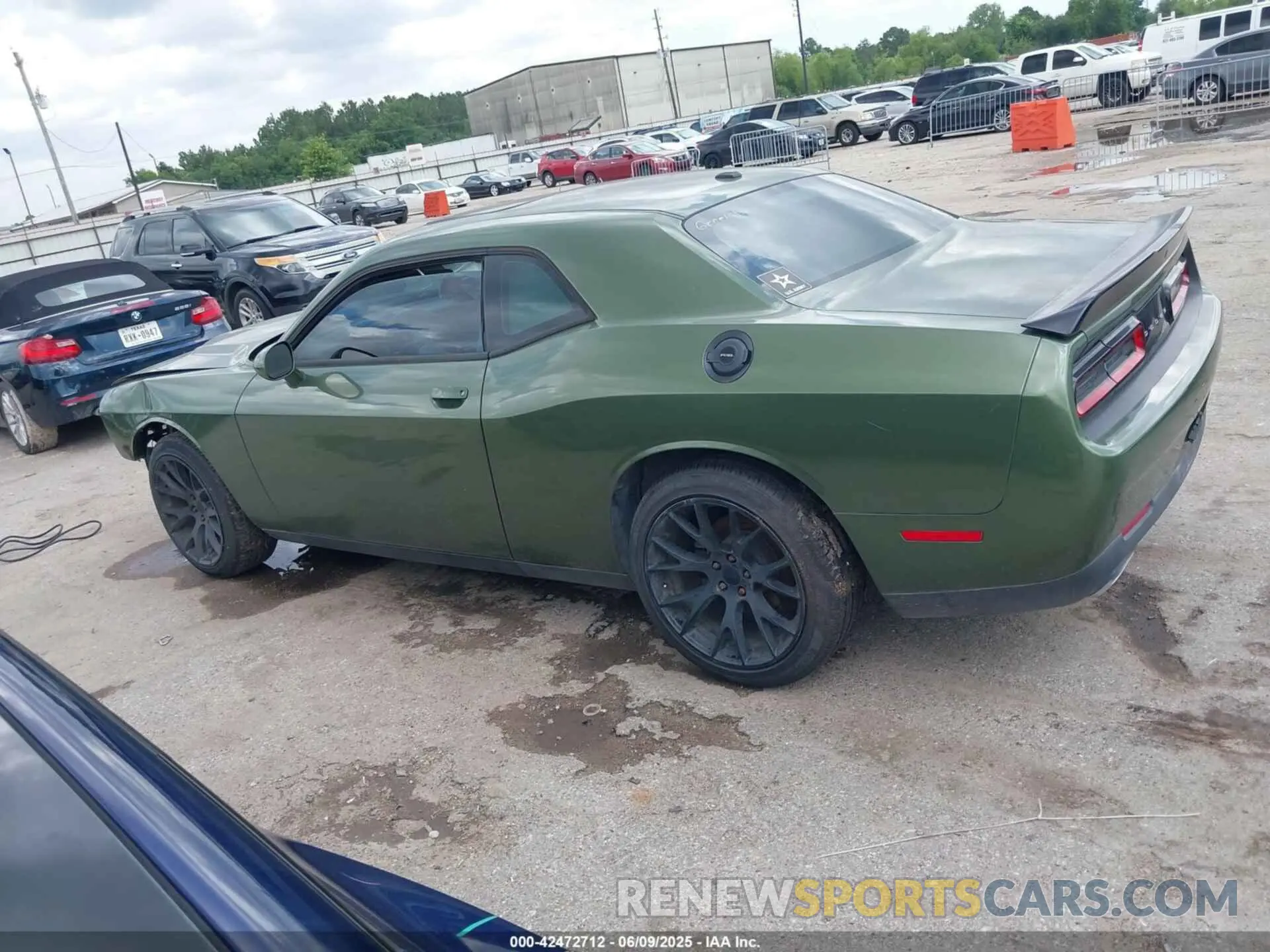 15 Photograph of a damaged car 2C3CDZAG3KH632849 DODGE CHALLENGER 2019
