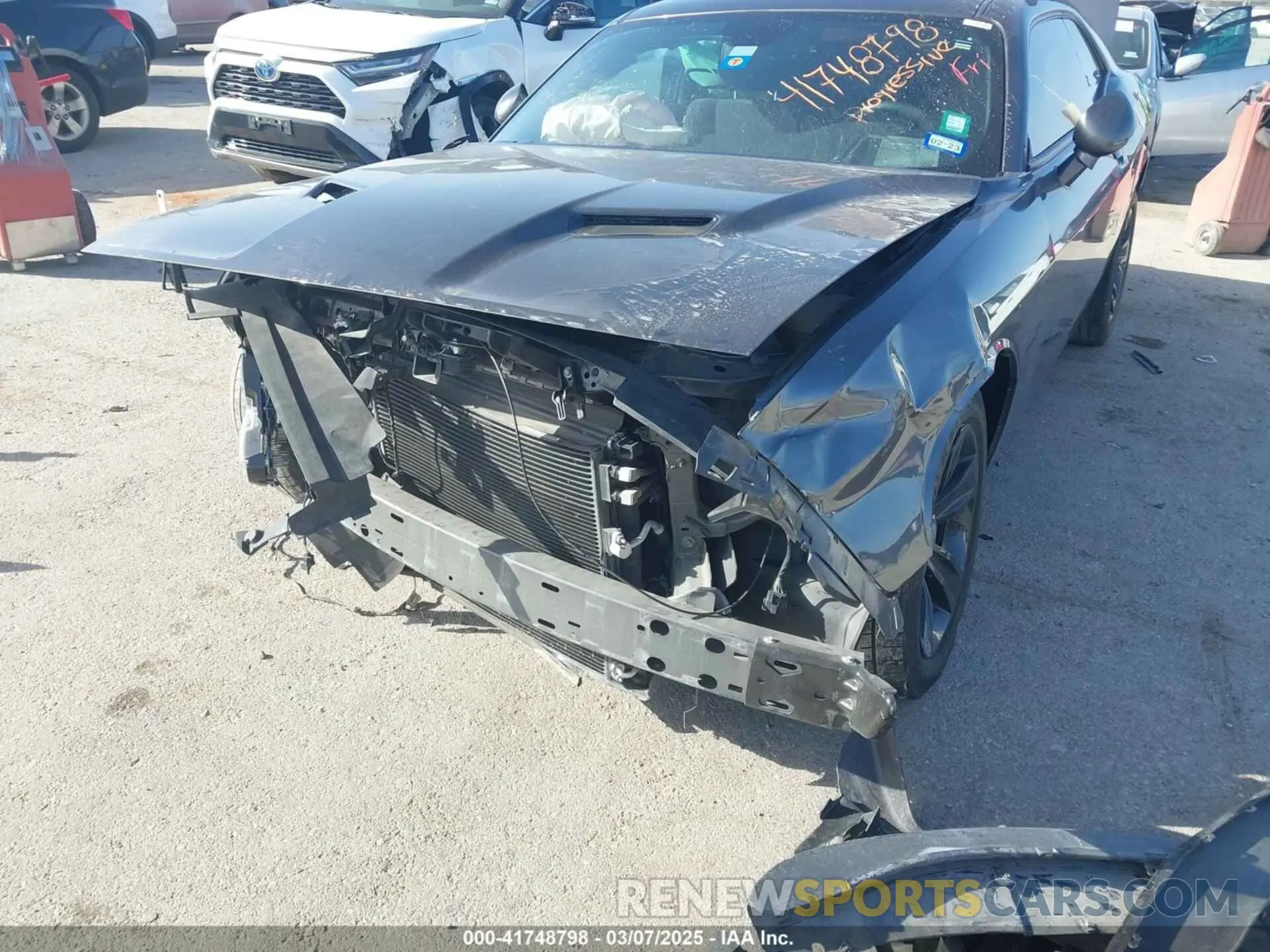 6 Photograph of a damaged car 2C3CDZAG3KH668752 DODGE CHALLENGER 2019