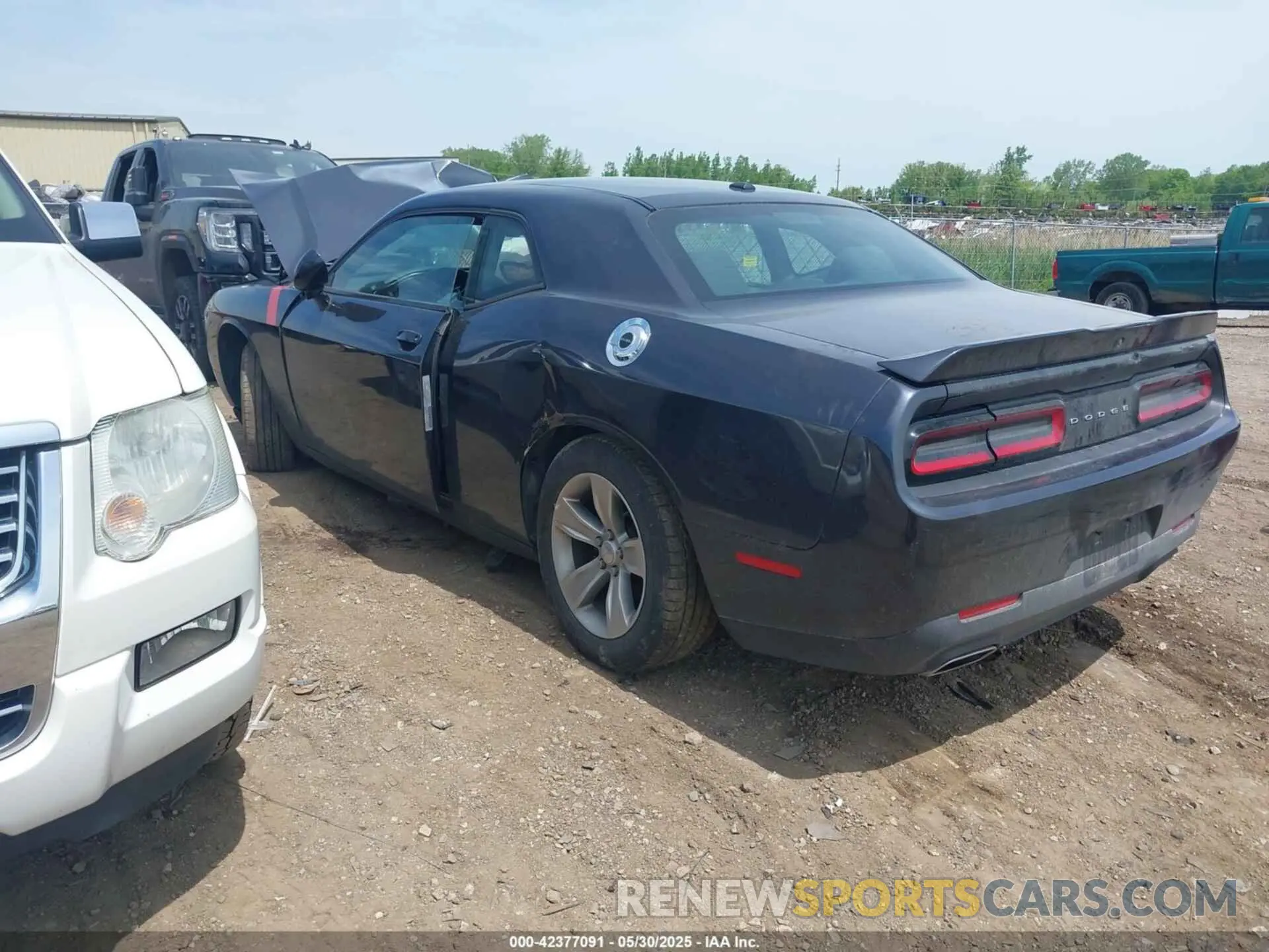 3 Photograph of a damaged car 2C3CDZAG3KH687575 DODGE CHALLENGER 2019