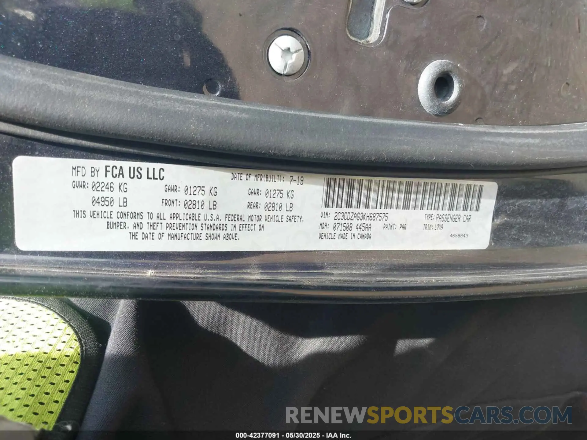 9 Photograph of a damaged car 2C3CDZAG3KH687575 DODGE CHALLENGER 2019