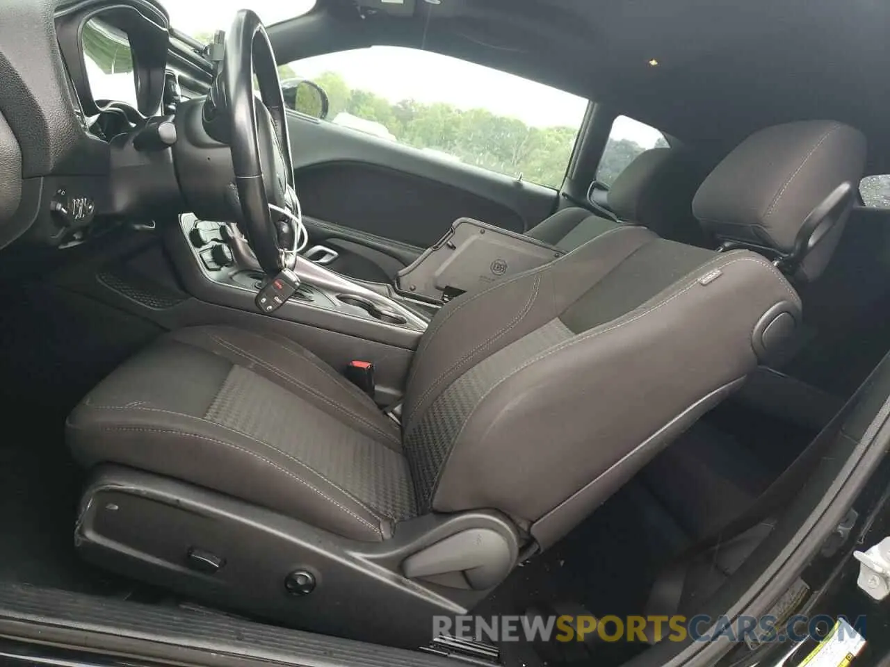 7 Photograph of a damaged car 2C3CDZAG3KH733406 DODGE CHALLENGER 2019