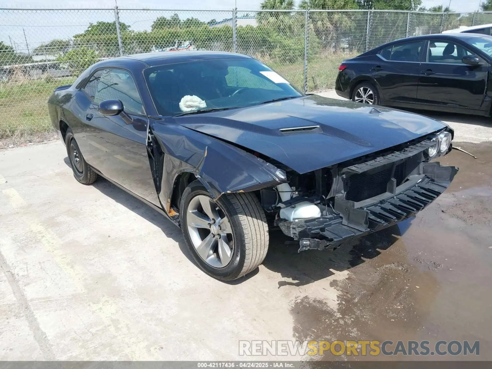 1 Photograph of a damaged car 2C3CDZAG4KH549107 DODGE CHALLENGER 2019