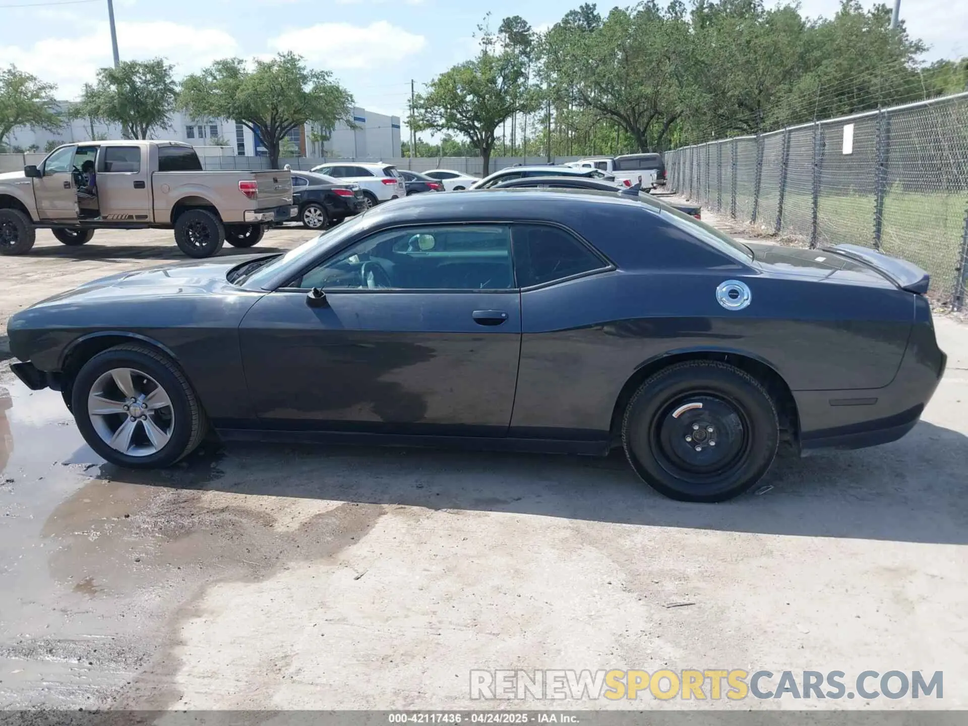 14 Photograph of a damaged car 2C3CDZAG4KH549107 DODGE CHALLENGER 2019