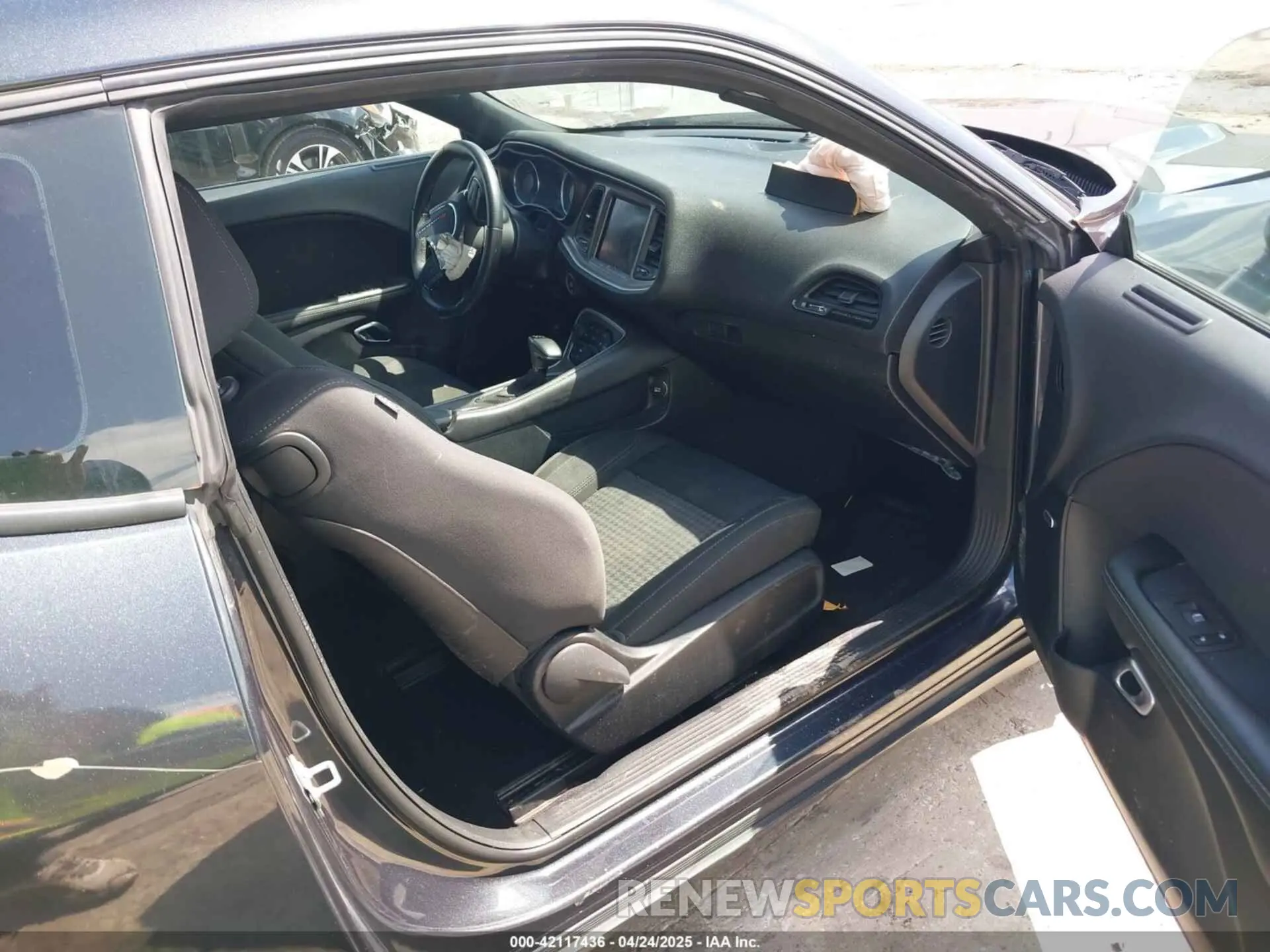5 Photograph of a damaged car 2C3CDZAG4KH549107 DODGE CHALLENGER 2019