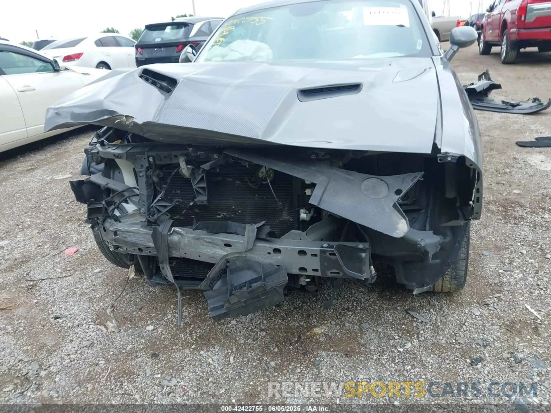 13 Photograph of a damaged car 2C3CDZAG4KH688086 DODGE CHALLENGER 2019