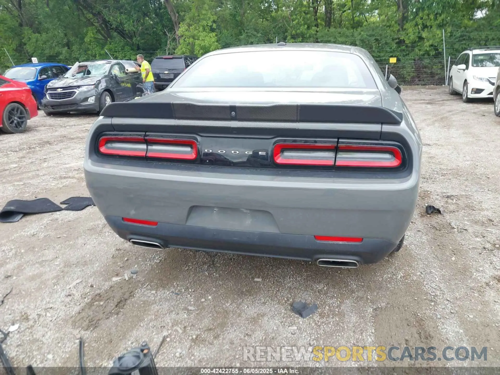 17 Photograph of a damaged car 2C3CDZAG4KH688086 DODGE CHALLENGER 2019