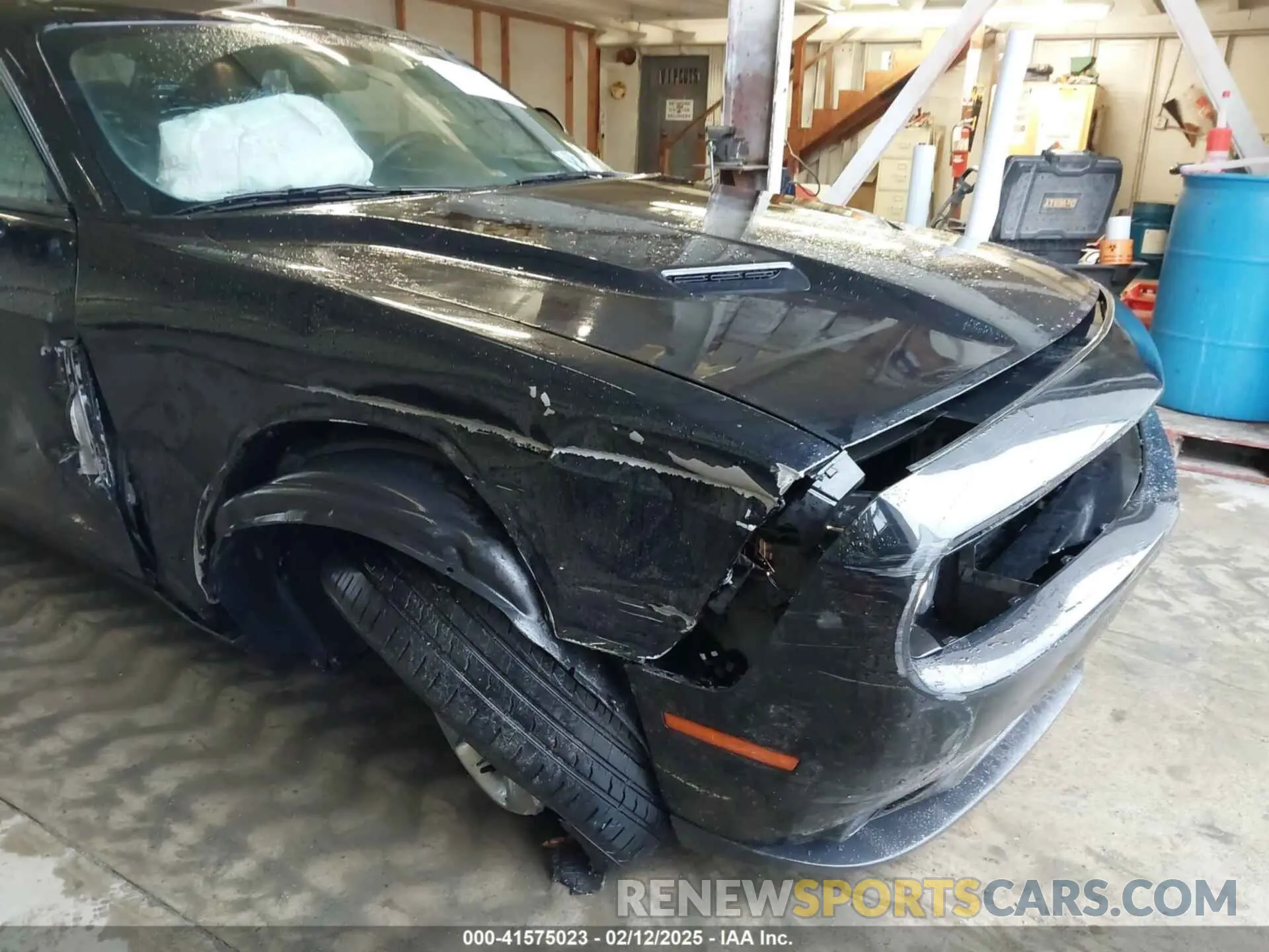 6 Photograph of a damaged car 2C3CDZAG4KH752353 DODGE CHALLENGER 2019